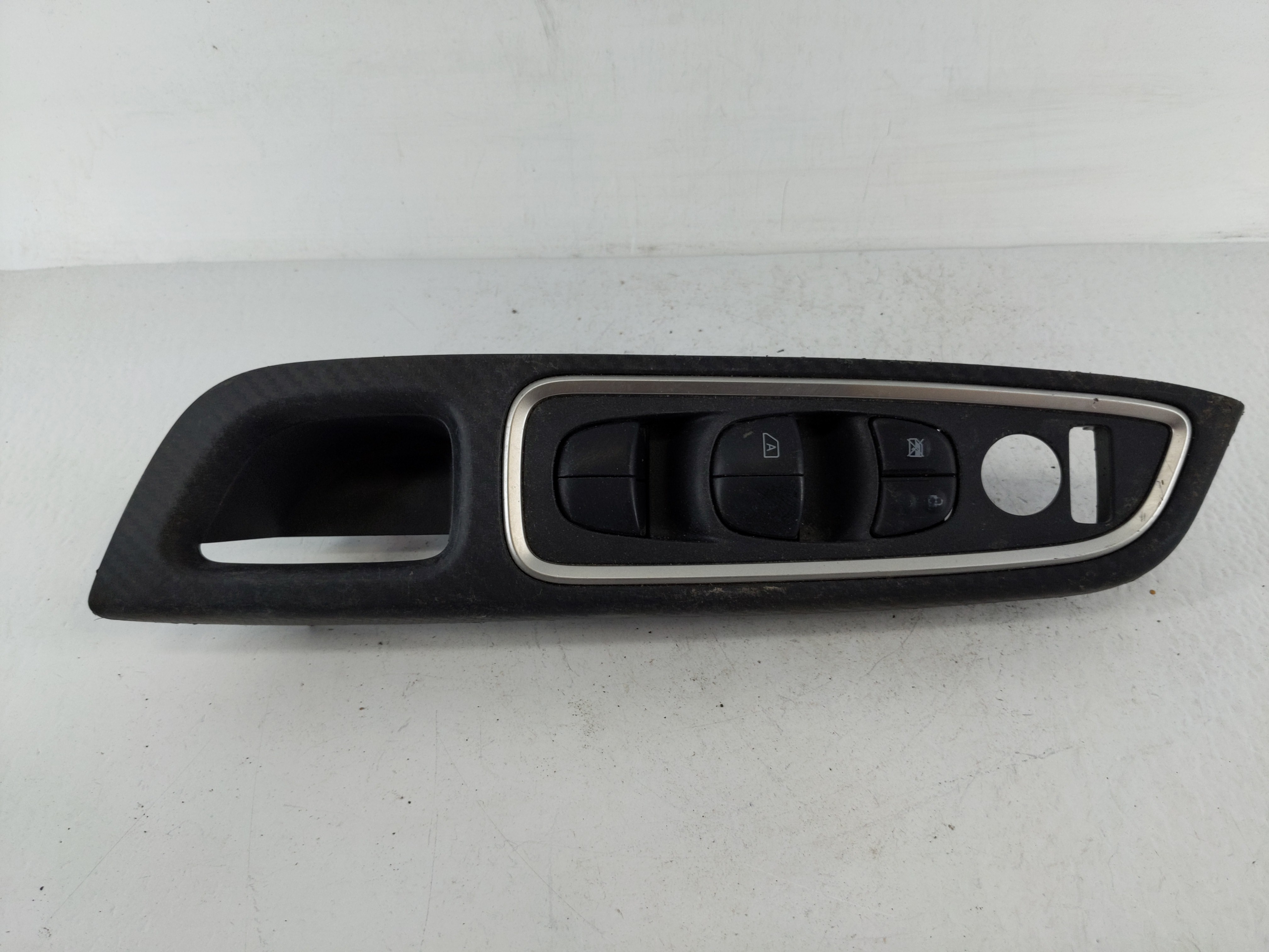 2020-2022 Nissan Versa Driver Left Door Master Power Window Switch 1148776 - Oemusedautoparts1.com