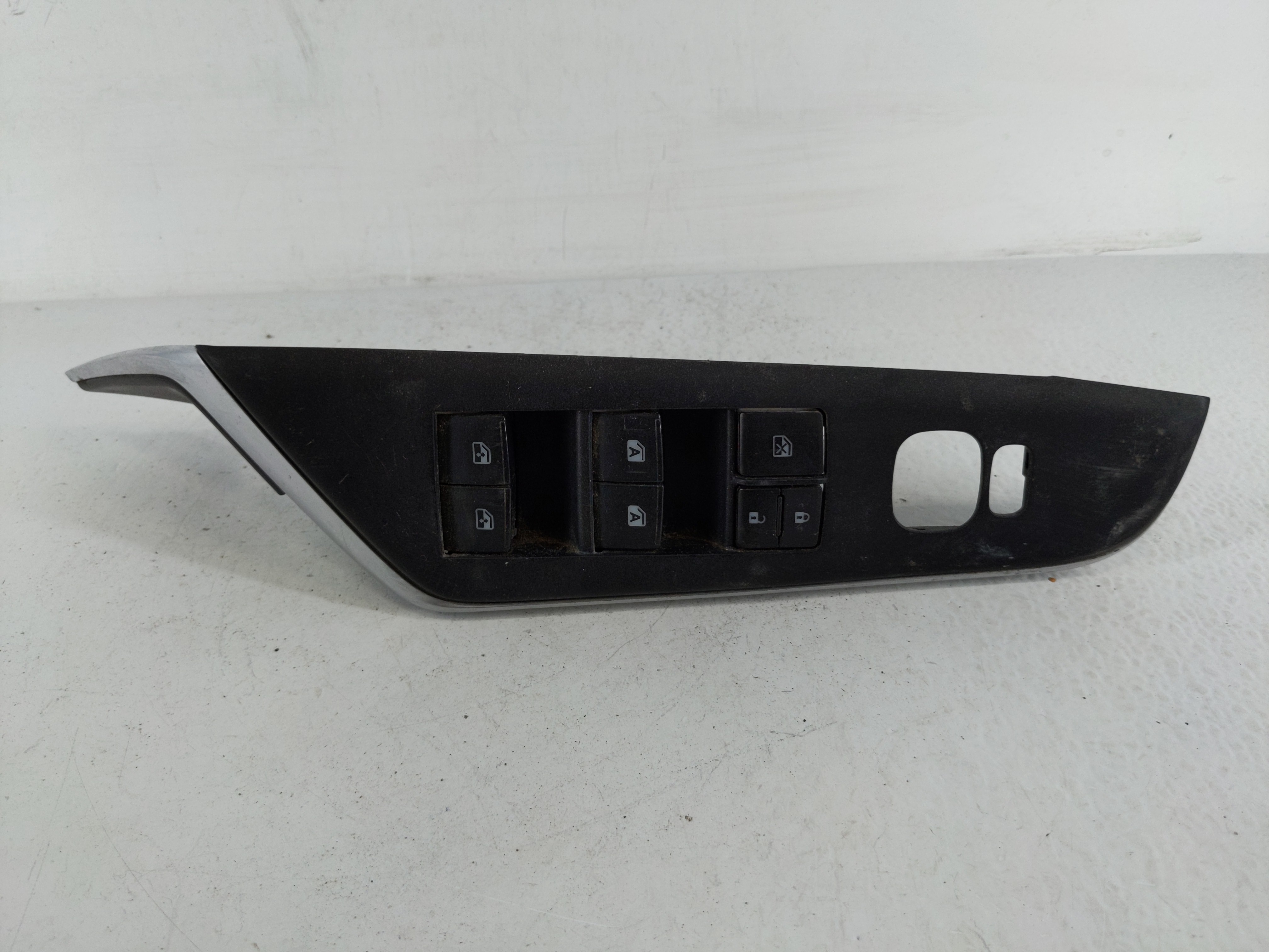 2015-2017 Toyota Camry Driver Left Door Master Power Window Switch 1148779 - Oemusedautoparts1.com