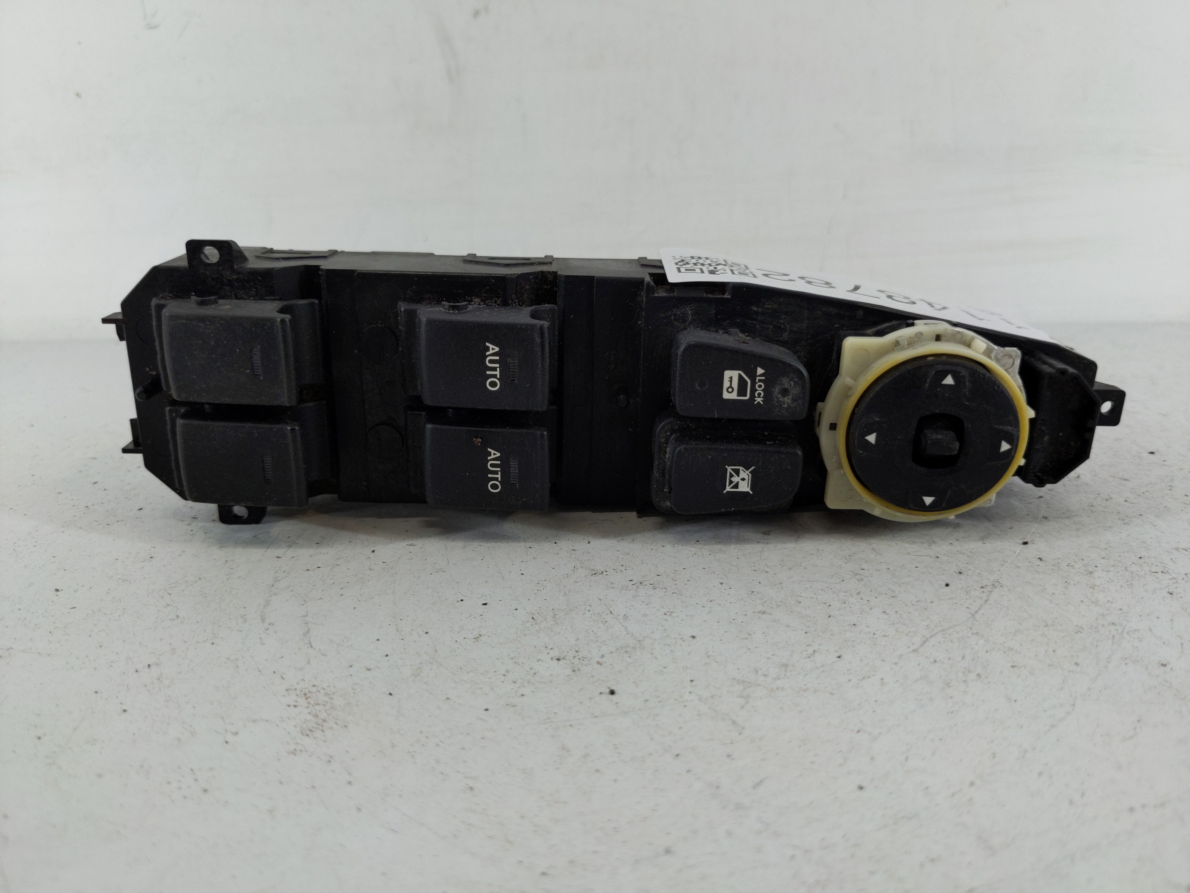 2011-2014 Hyundai Genesis Driver Left Door Master Power Window Switch 1148782 - Oemusedautoparts1.com