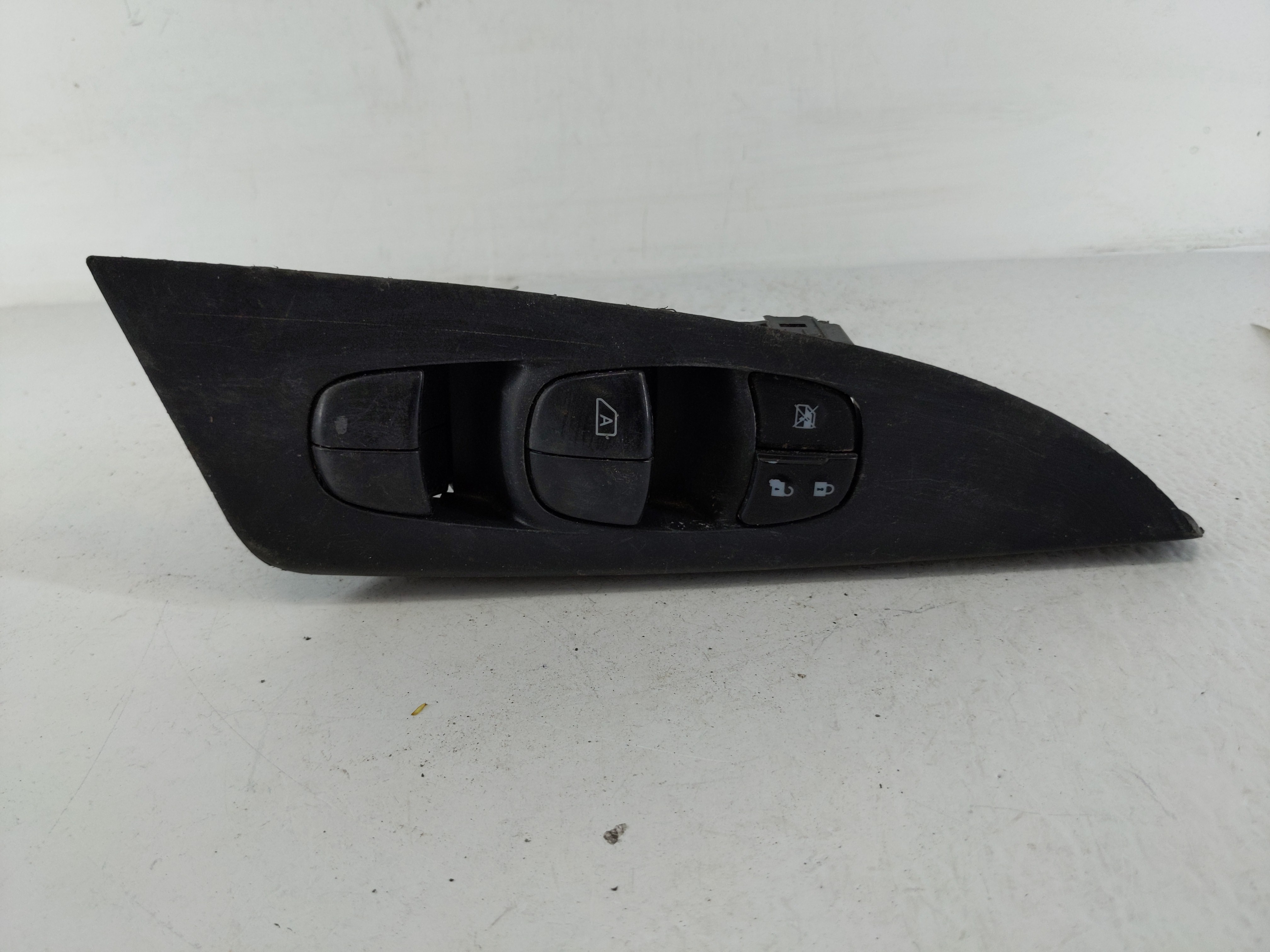 2013-2019 Nissan Sentra Driver Left Door Master Power Window Switch 1148790 - Oemusedautoparts1.com