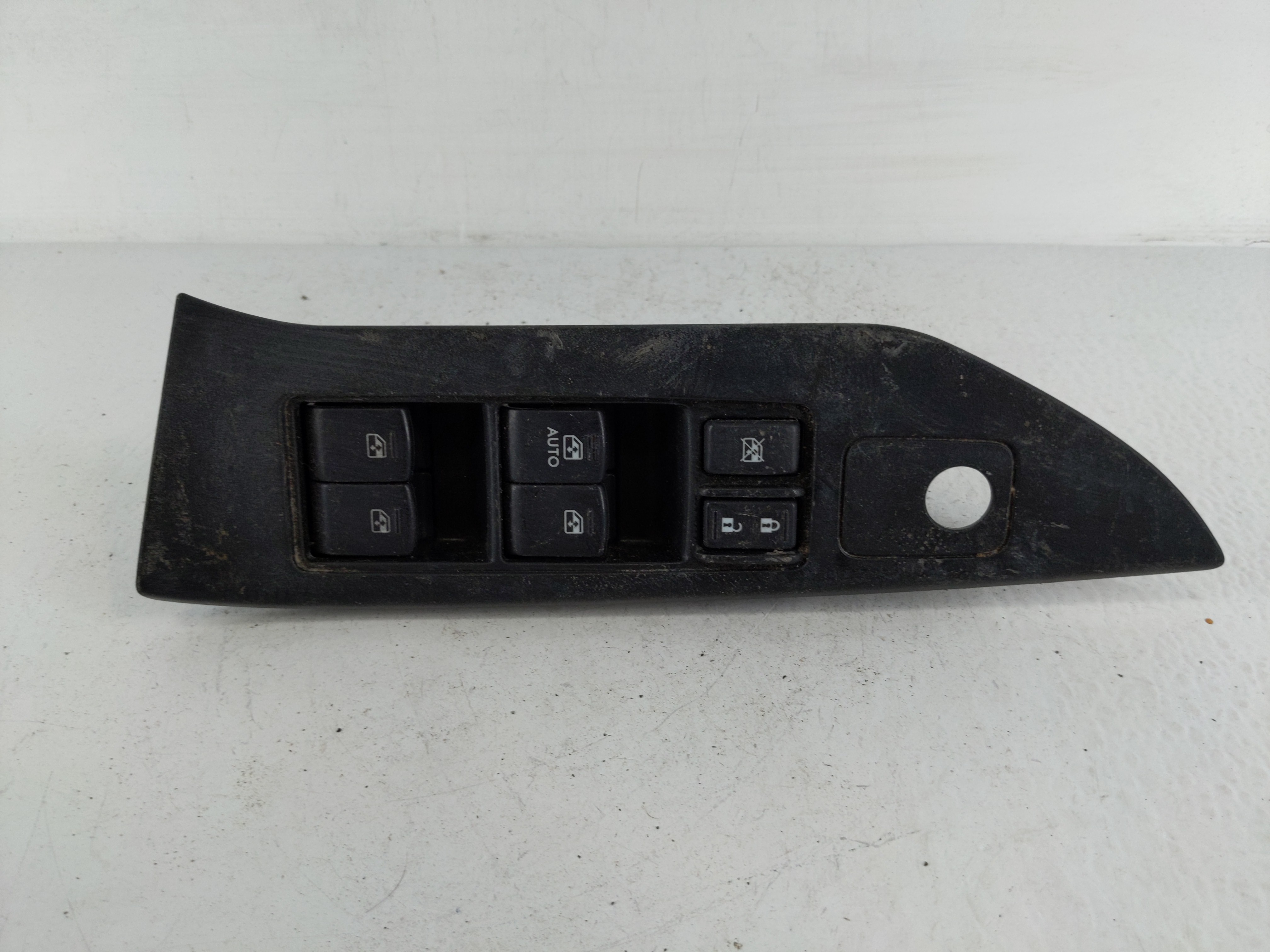 Picture of 2016 Subaru Forester Driver Left Door Master Power Window Switch 1148799