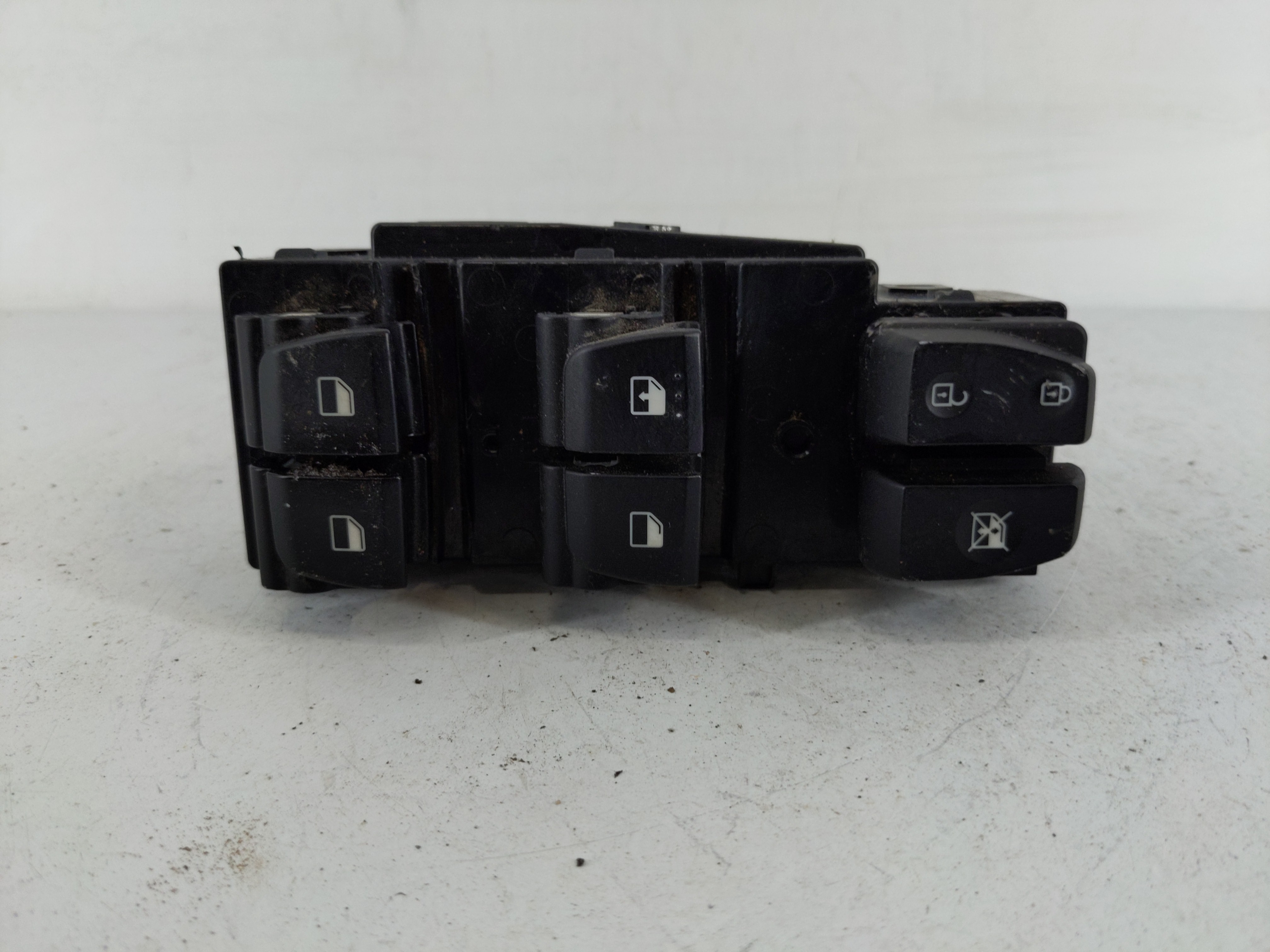 2018-2022 Hyundai Accent Driver Left Door Master Power Window Switch 1148800 - Oemusedautoparts1.com