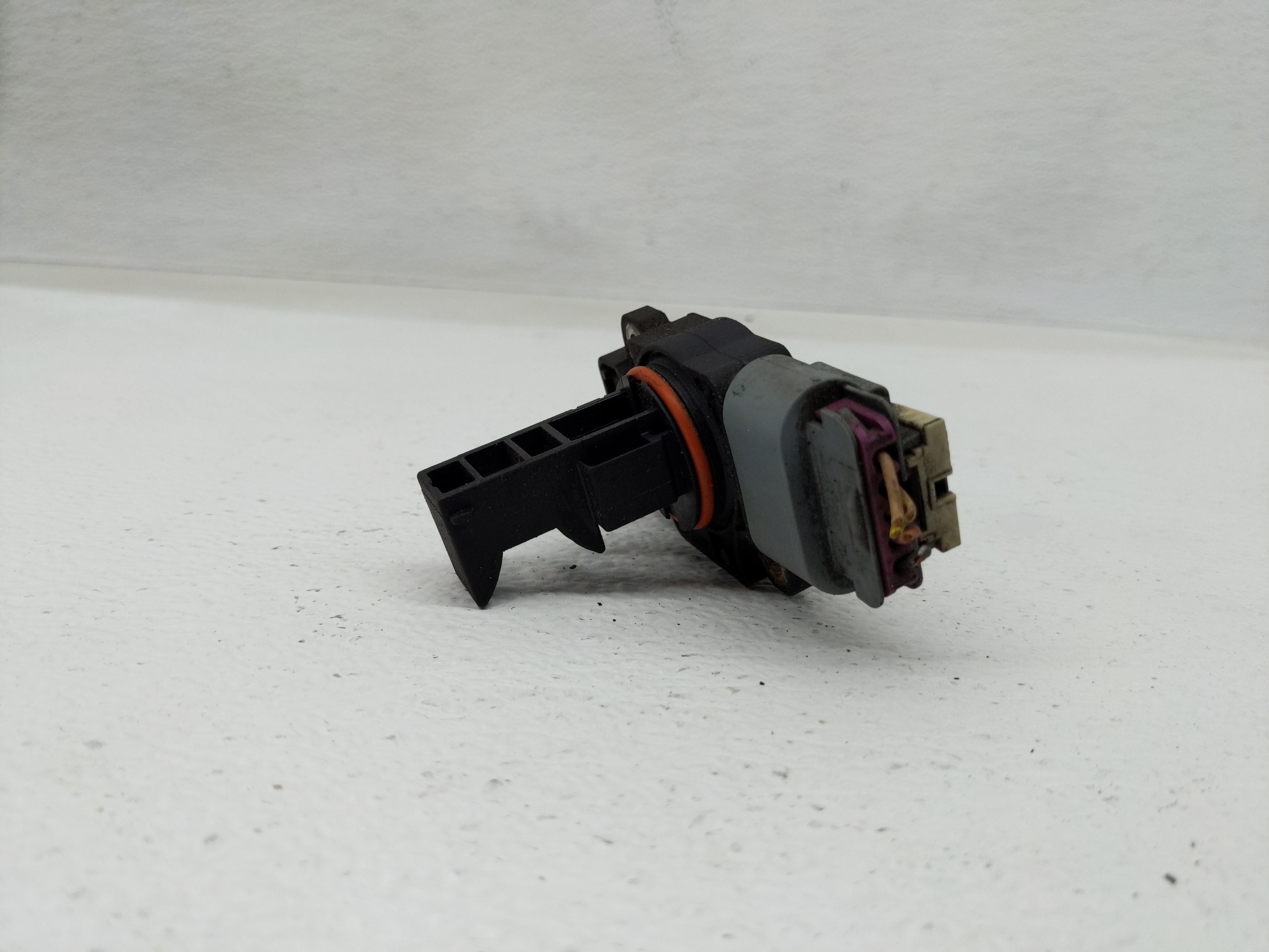 2009-2014 Gmc Yukon Xl 1500 Mass Air Flow Meter Maf 1148817 - Oemusedautoparts1.com