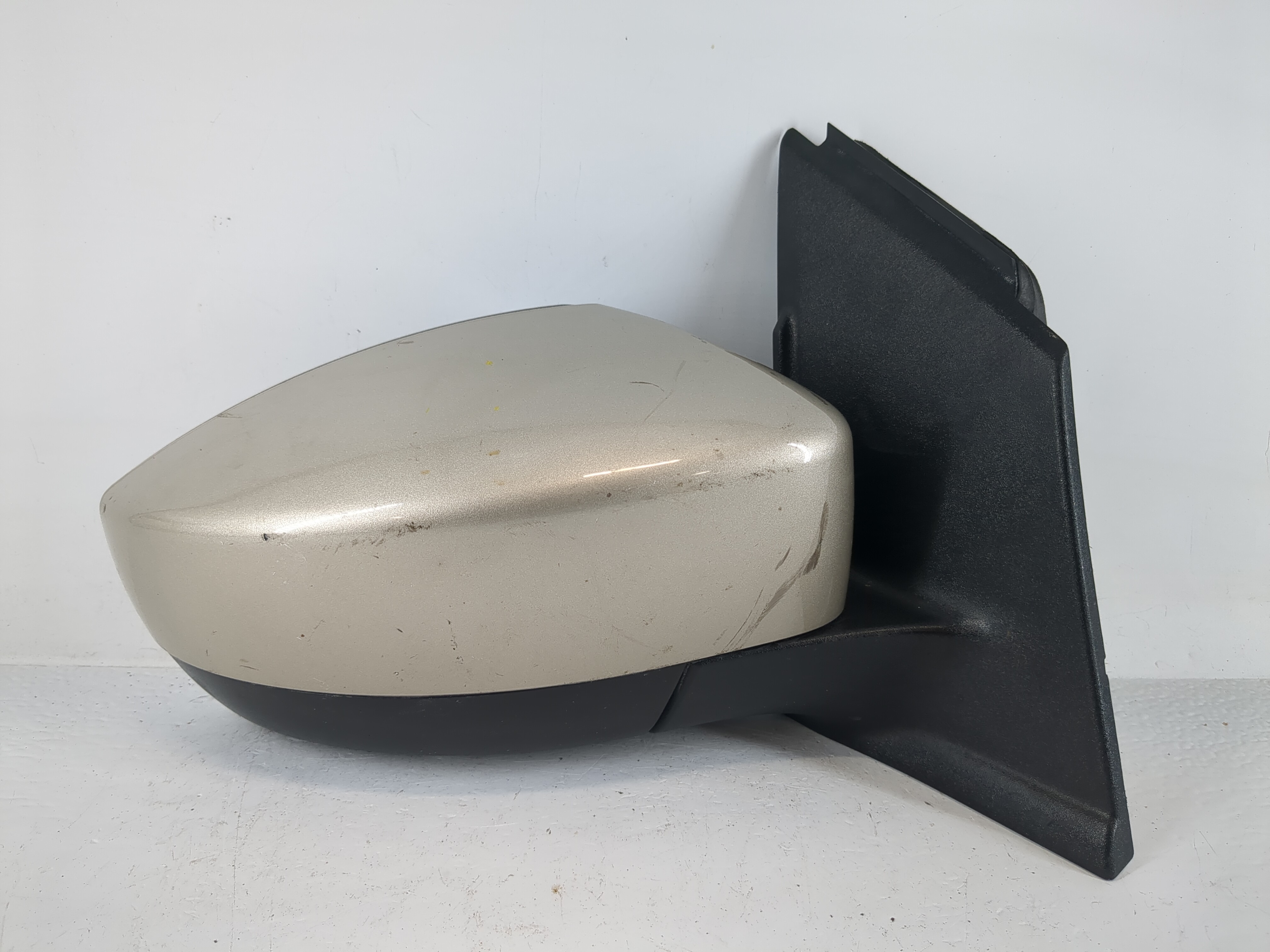 2017-2019 Ford Escape Passenger Right Side View Power Door Mirror Tan 1148910 - Oemusedautoparts1.com