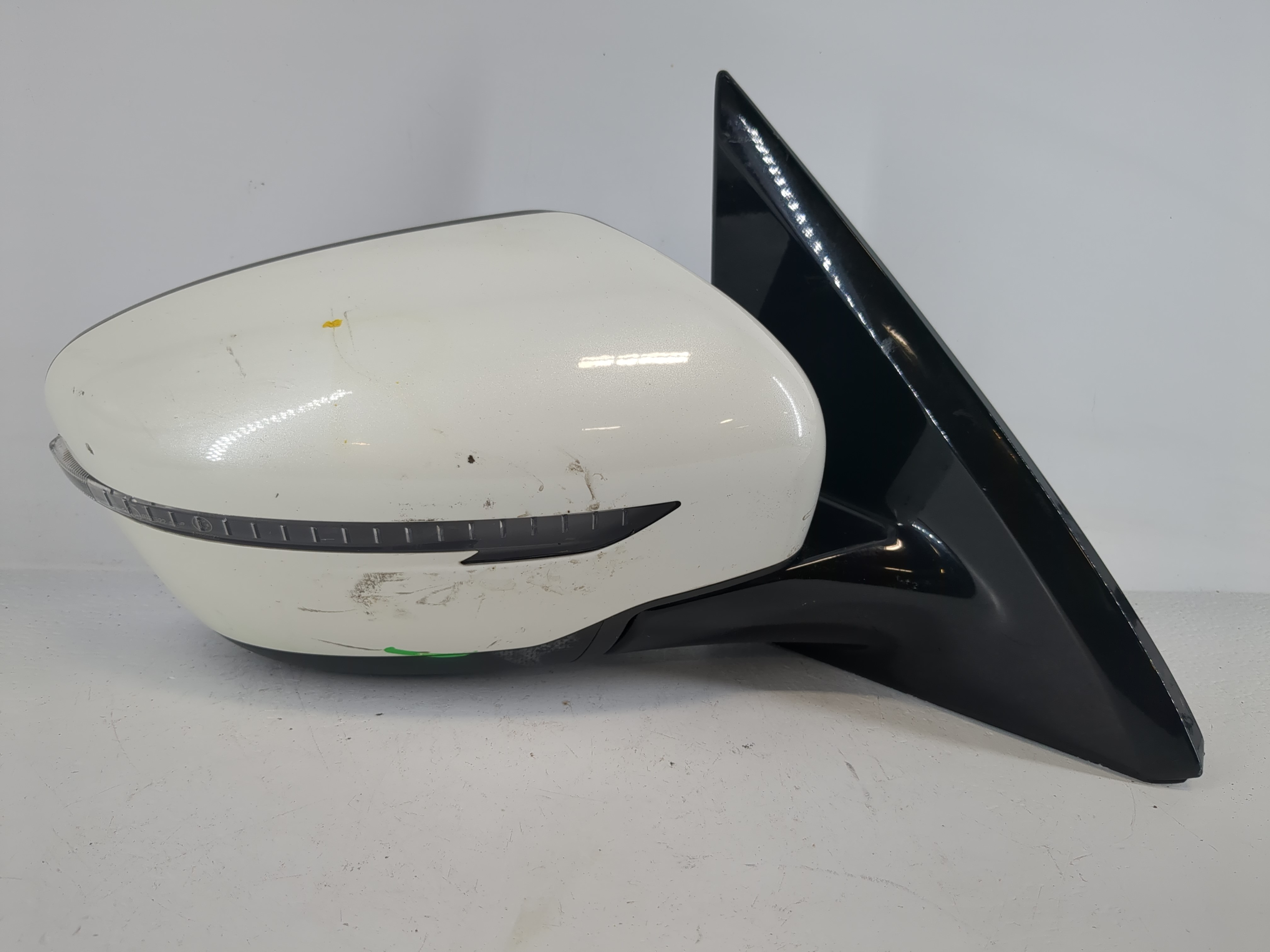 2018-2020 Nissan Pathfinder Passenger Right Side View Power Door Mirror 1149018 - Oemusedautoparts1.com