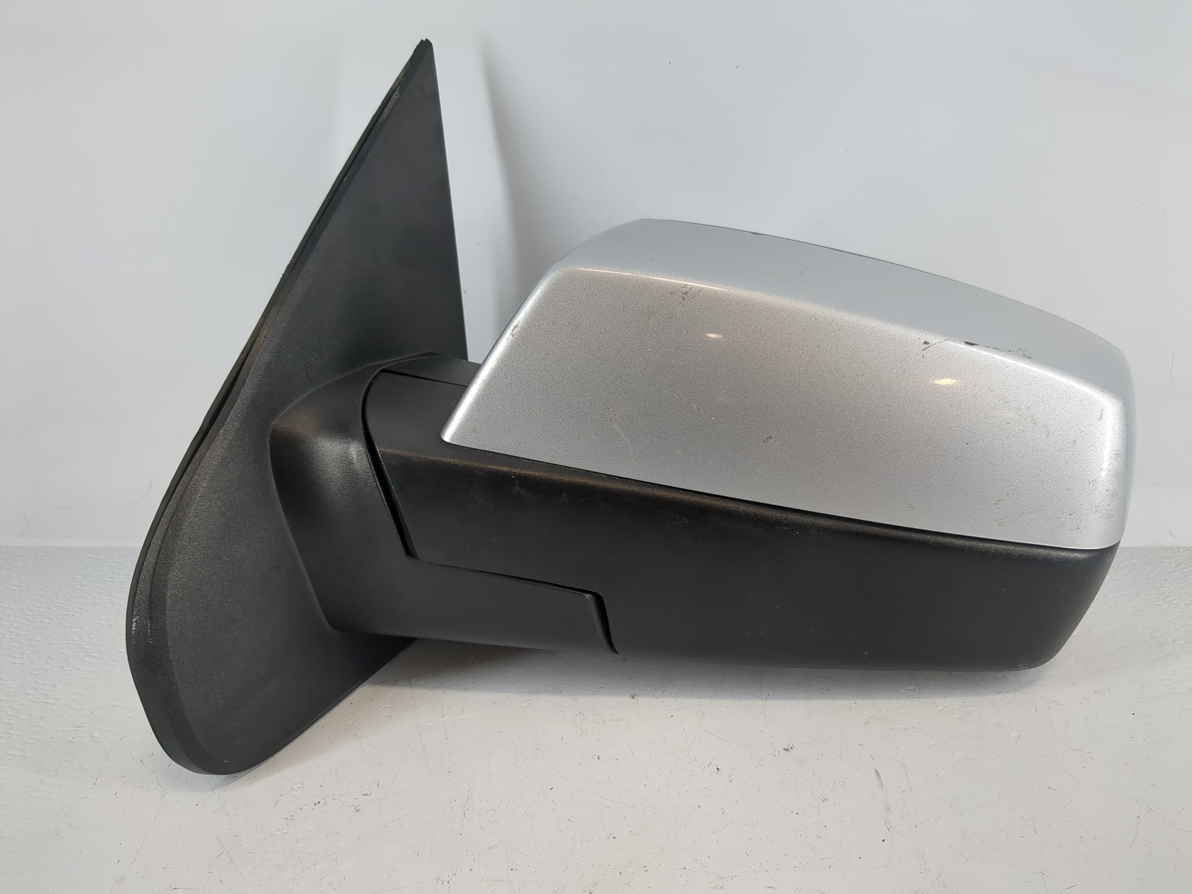 Picture of 2014-2019 Gmc Sierra 1500 Driver Left Side View Power Door Mirror Silver 1149023