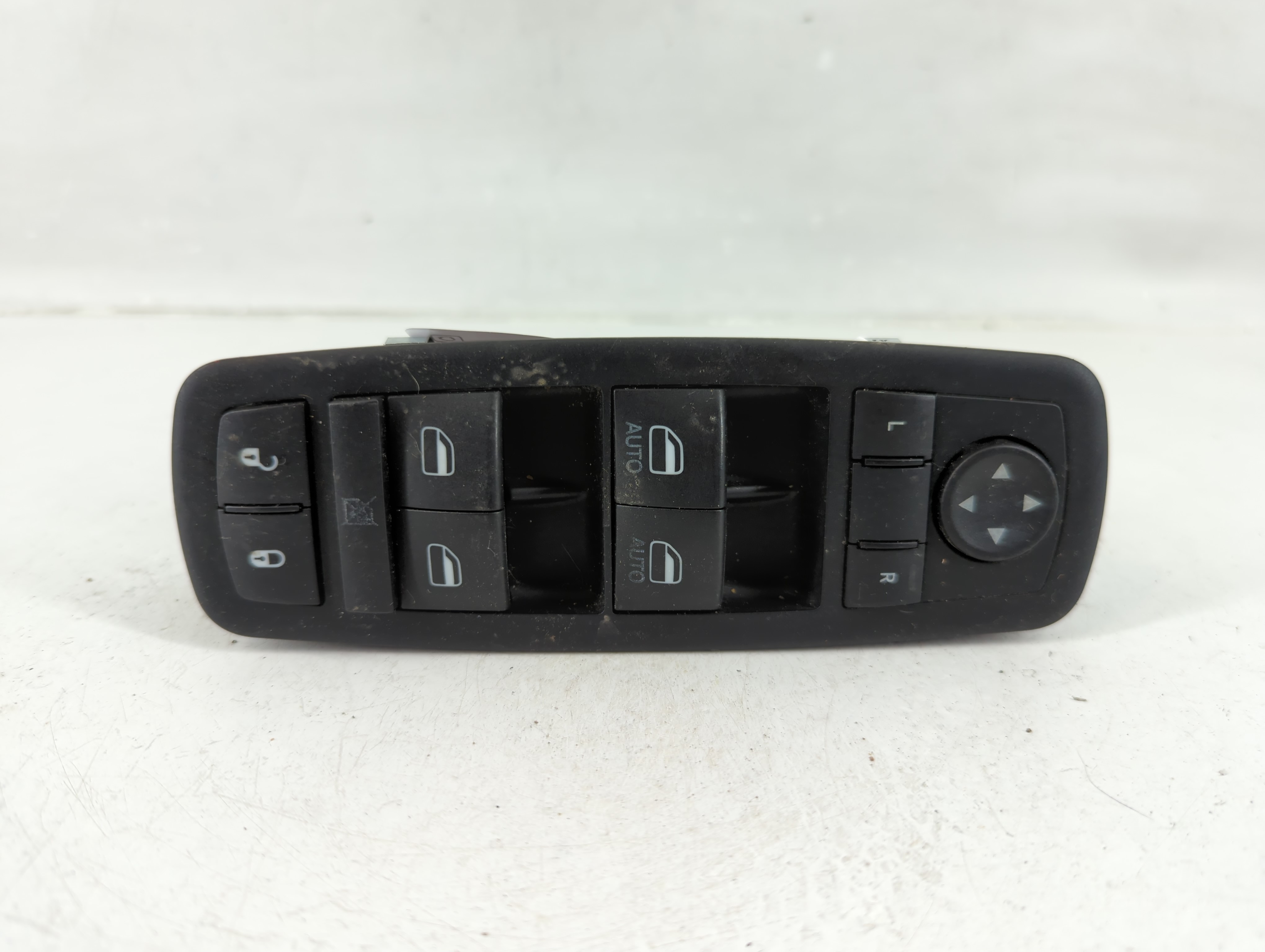 2008 Chrysler Town & Country Driver Left Door Master Power Window Switch 1149103 - Oemusedautoparts1.com