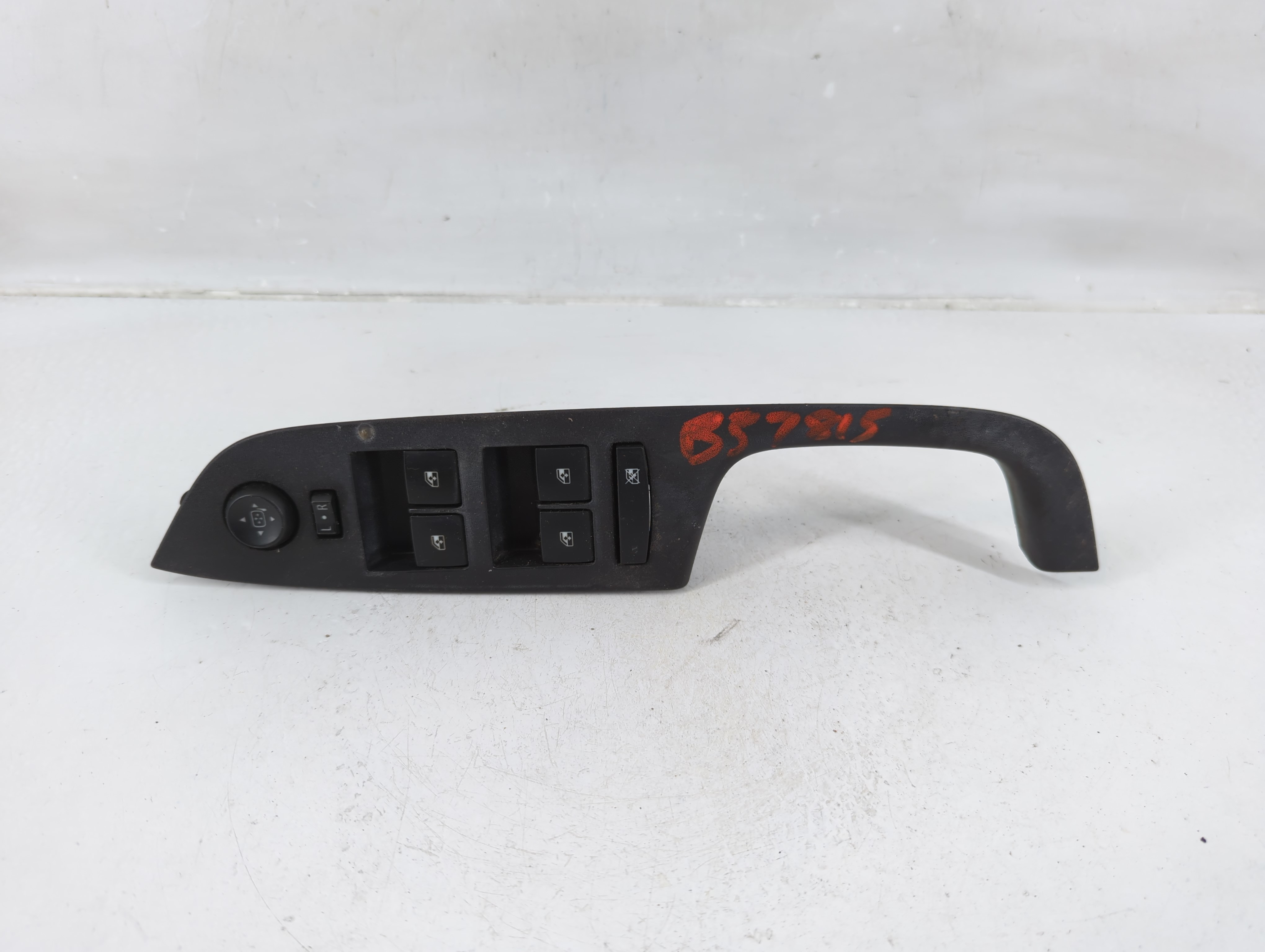 2010-2017 Chevrolet Equinox Driver Left Door Master Power Window Switch 1149109 - Oemusedautoparts1.com