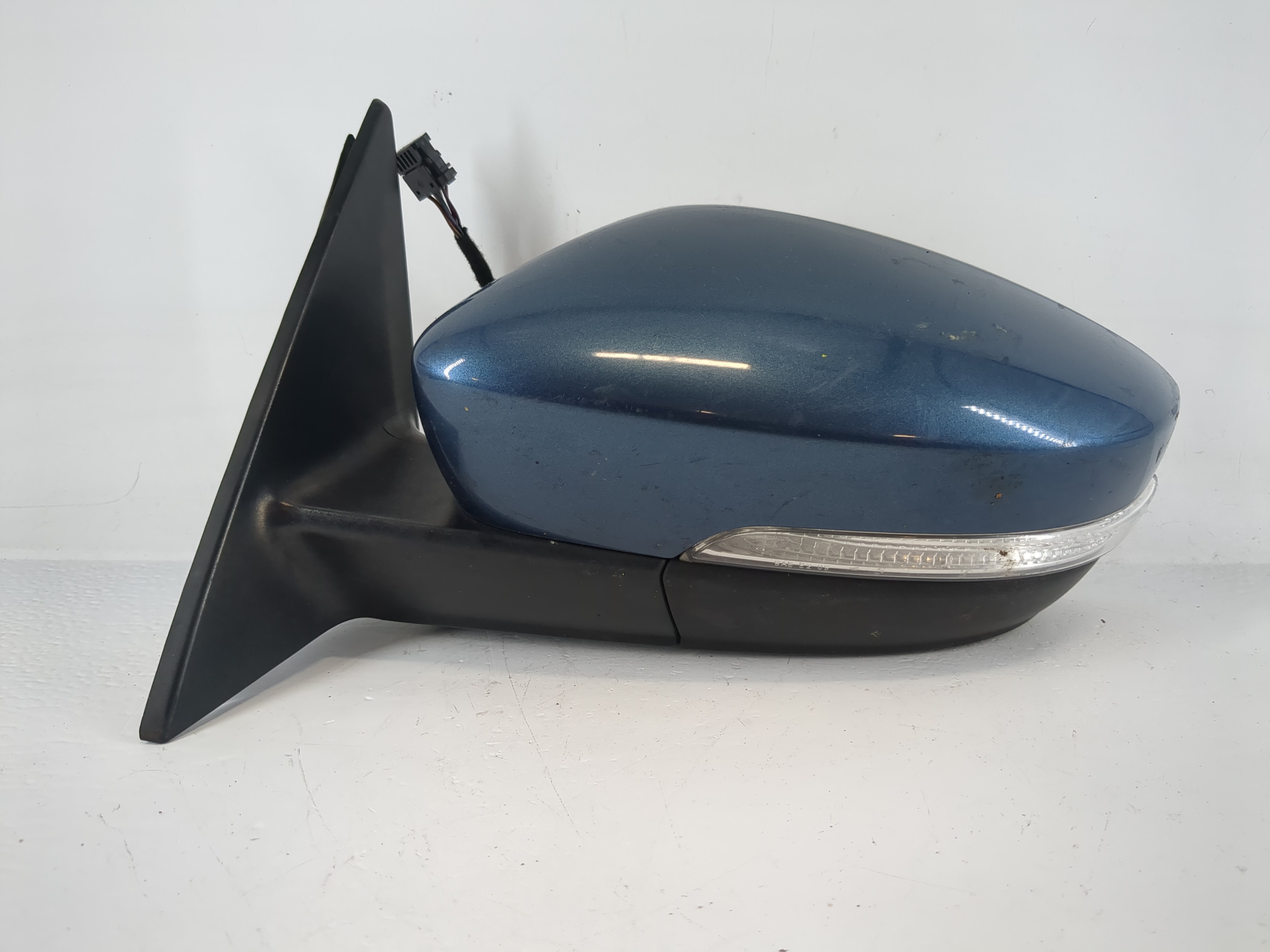 2012-2019 Volkswagen Beetle Driver Left Side View Power Door Mirror Blue 1149117 - Oemusedautoparts1.com