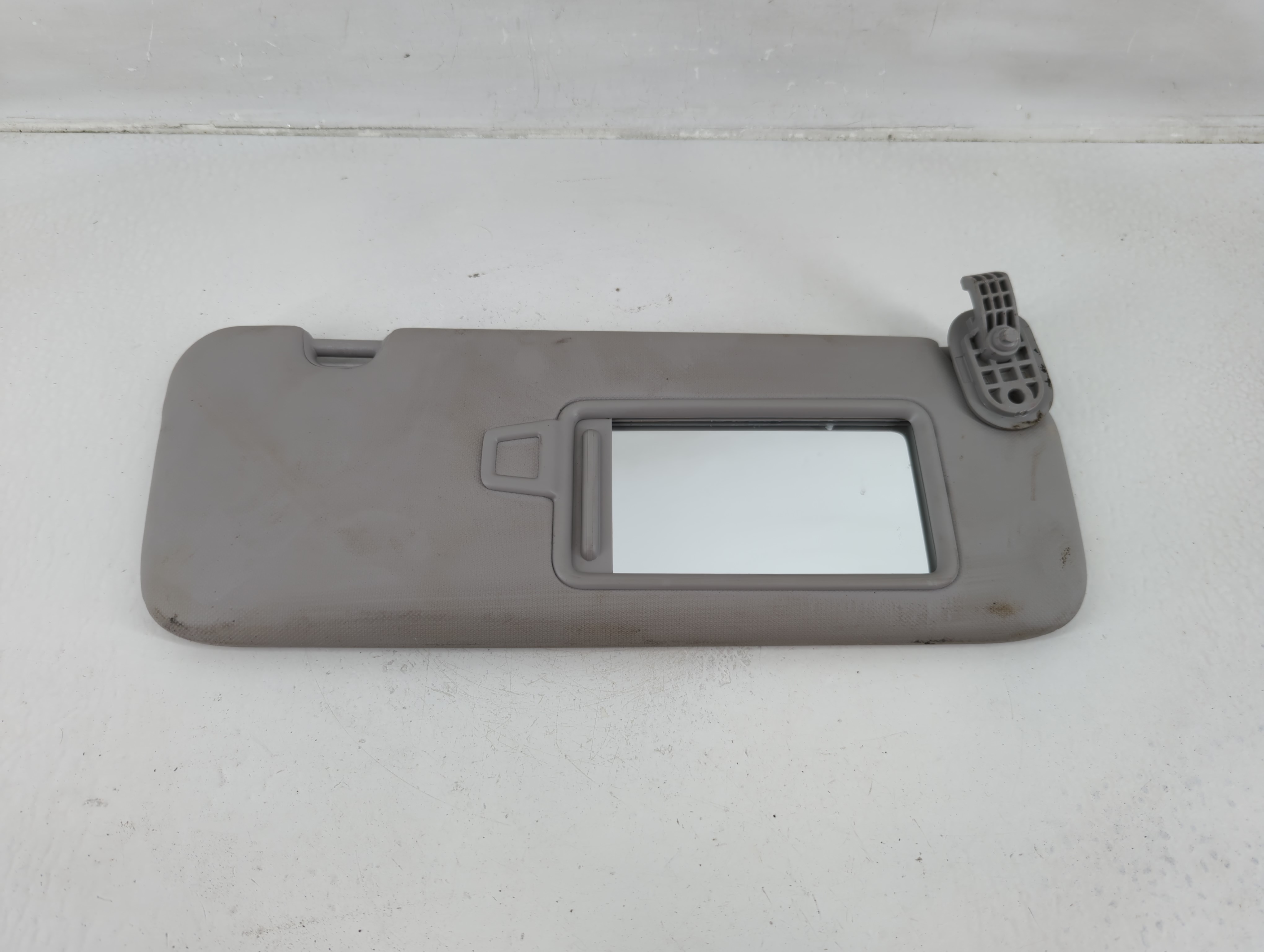 2017-2020 Hyundai Elantra Driver Sun Visor Mirror Left Sunvisor Grey 1149140 - Oemusedautoparts1.com