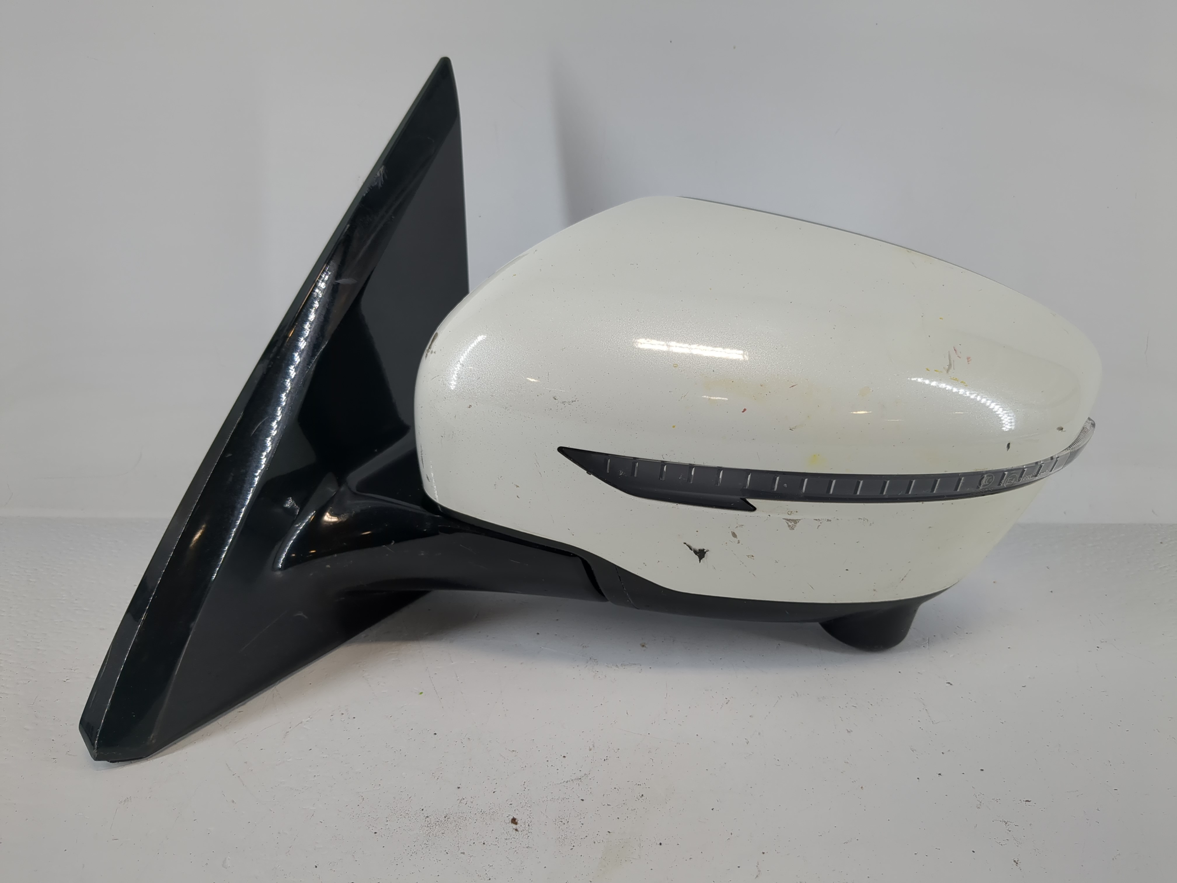 Picture of 2017-2017 Nissan Pathfinder Passenger Right Side View Power Door Mirror 1149178