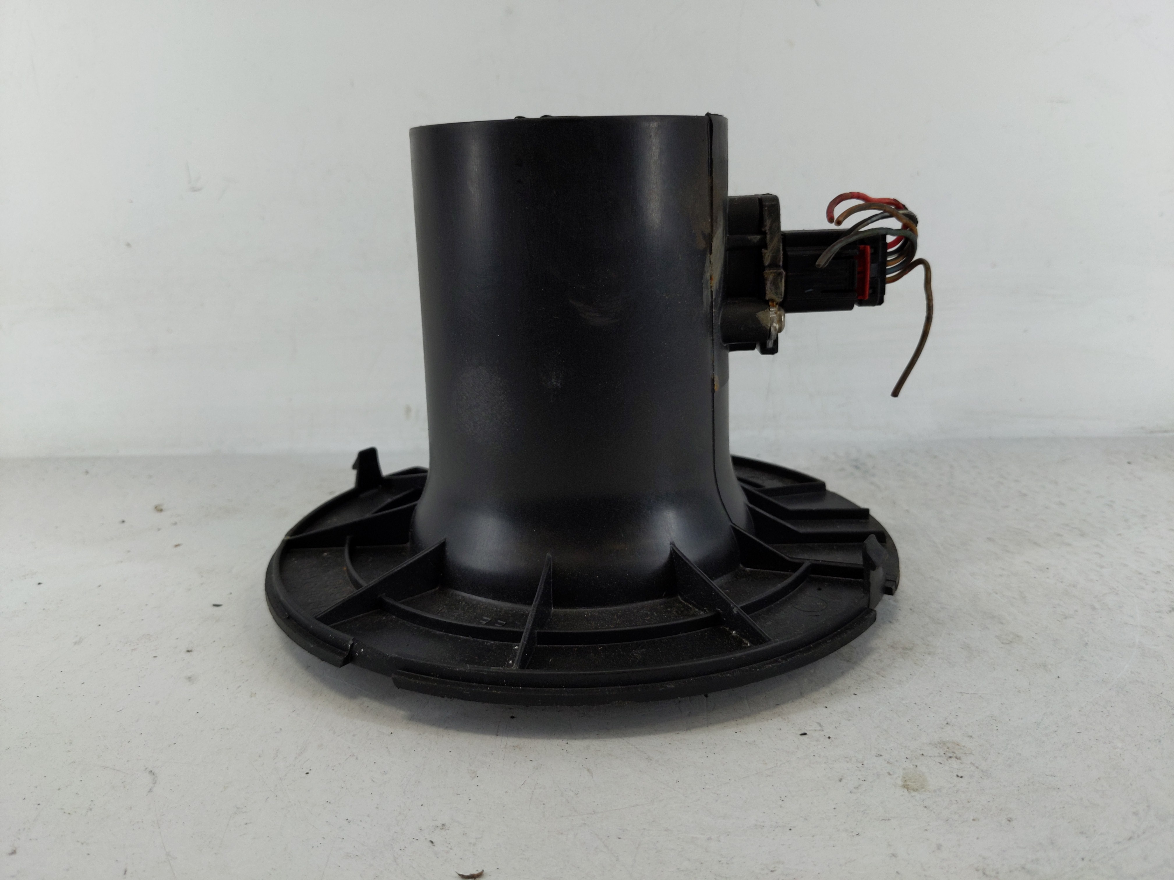 2004-2005 Ford E-350 Club Wagon Mass Air Flow Meter Maf 1149186 - Oemusedautoparts1.com