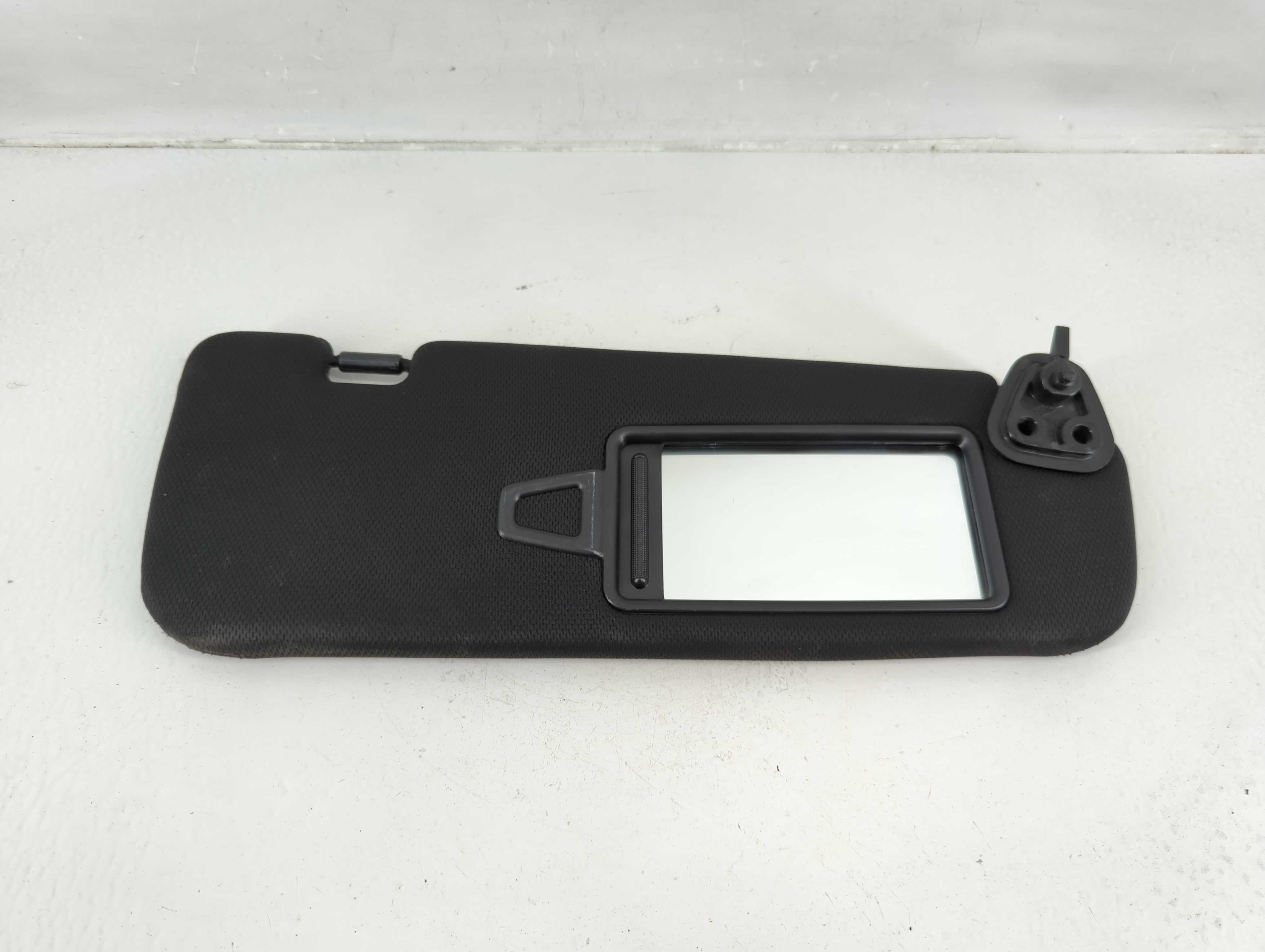 2009-2016 Hyundai Genesis Passenger Sun Visor Mirror Right Sunvisor 1149189 - Oemusedautoparts1.com