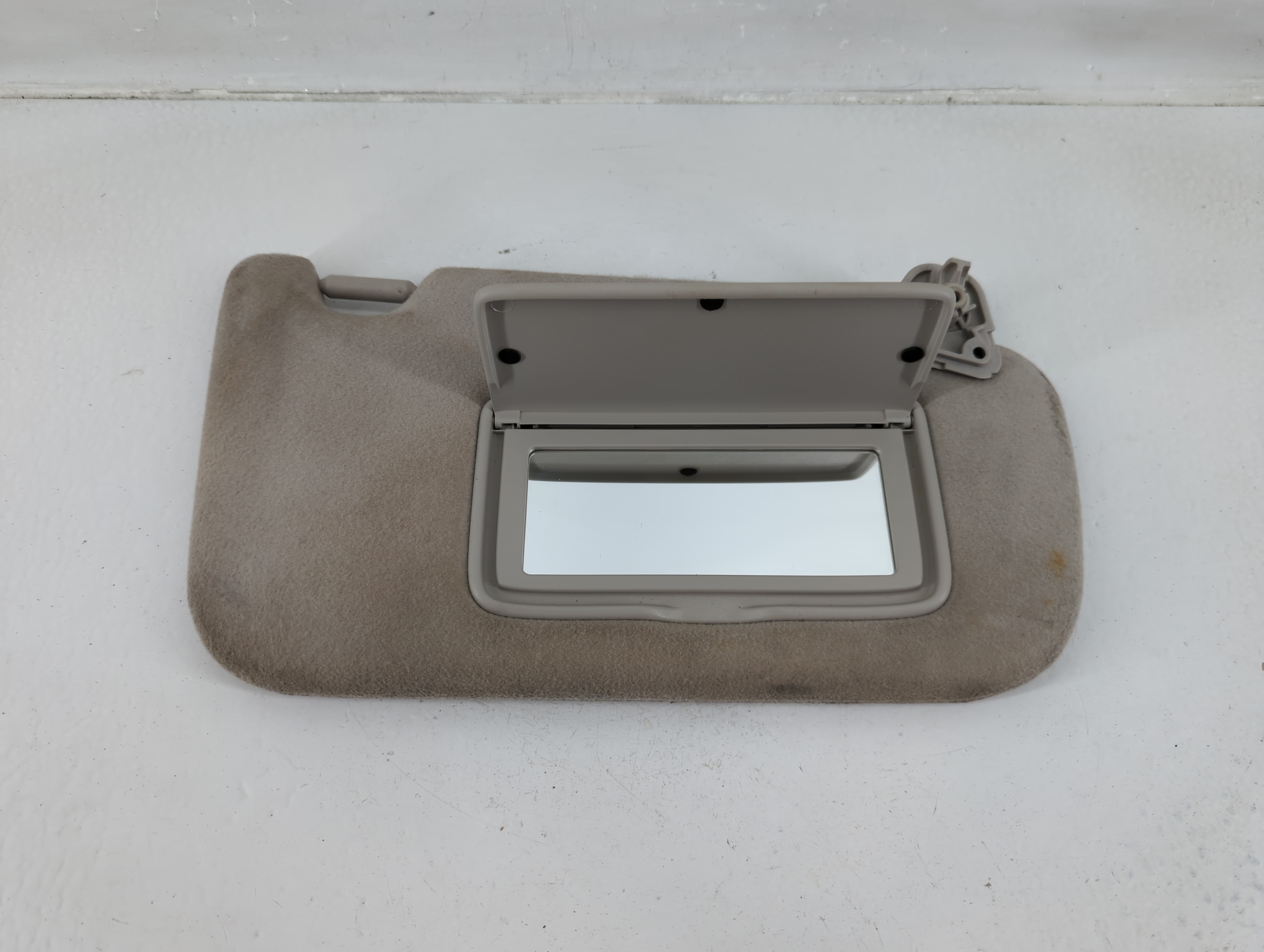2013-2019 Nissan Sentra Passenger Sun Visor Mirror Right Sunvisor Beige 1149197 - Oemusedautoparts1.com