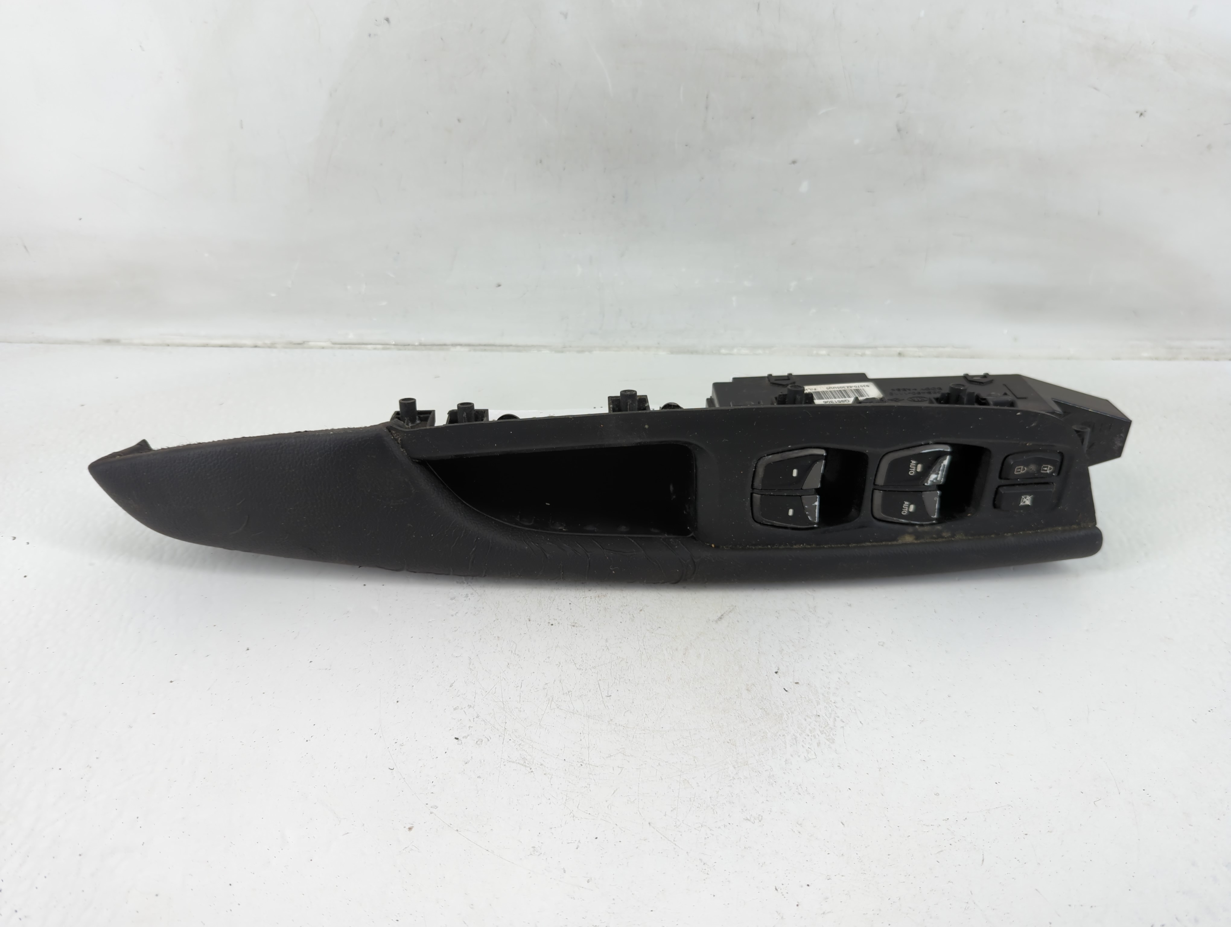 Picture of 2017-2018 Hyundai Santa Fe Driver Left Door Master Power Window Switch 1149214