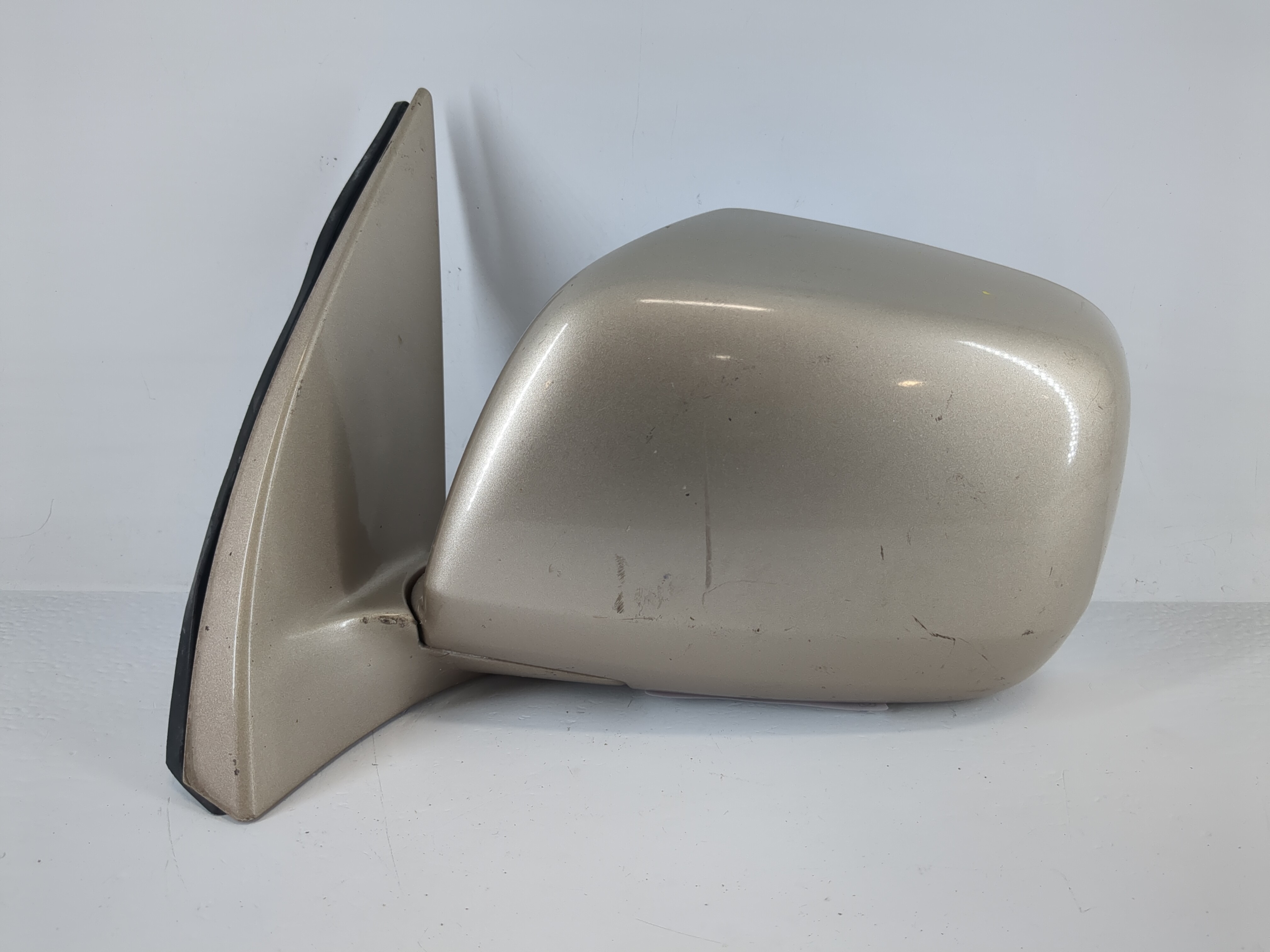 2001-2007 Toyota Highlander Driver Left Side View Power Door Mirror Tan 1149265 - Oemusedautoparts1.com
