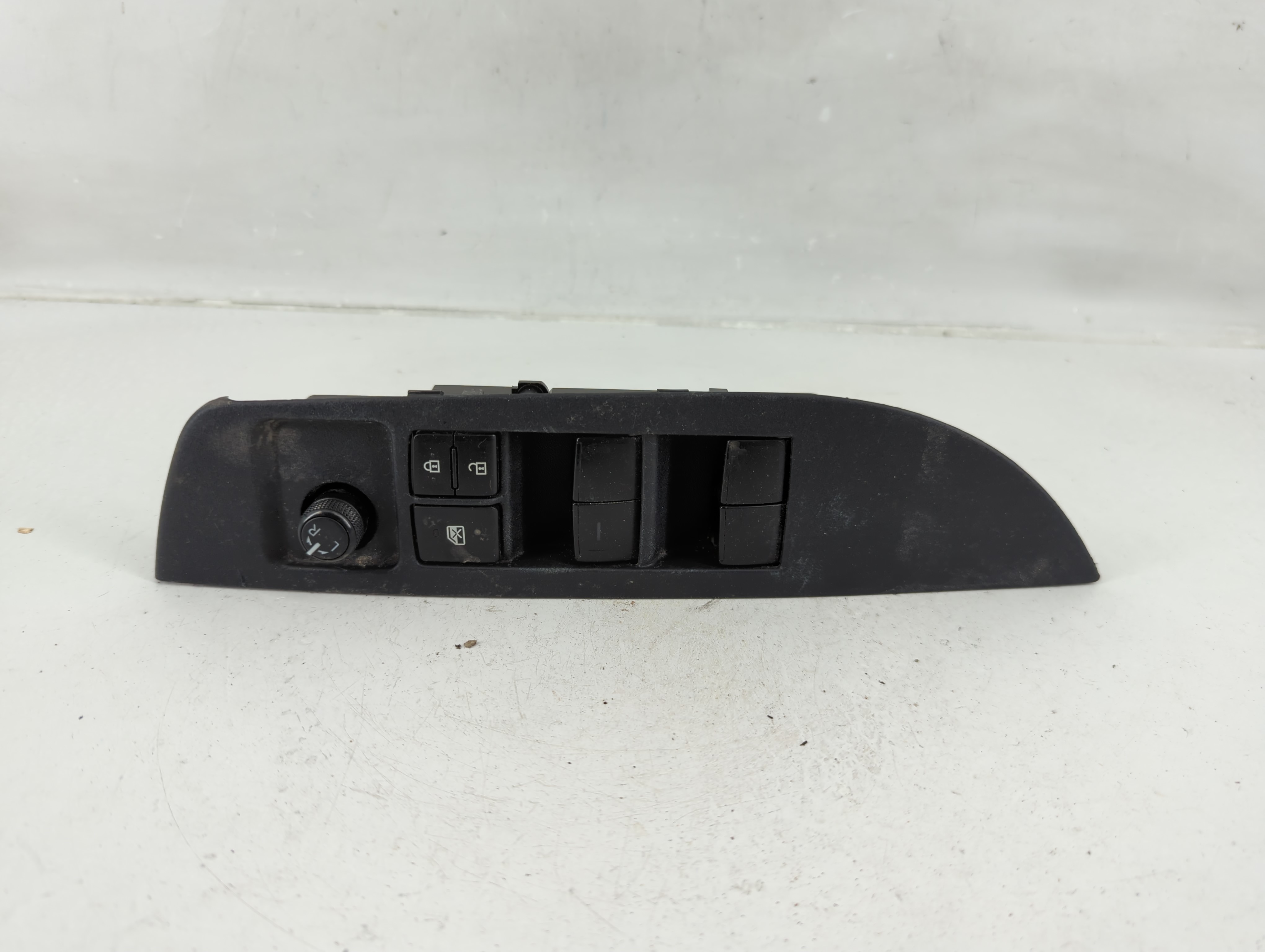 Toyota Corolla Driver Left Door Master Power Window Switch 84040-0r040 1149312 - Oemusedautoparts1.com