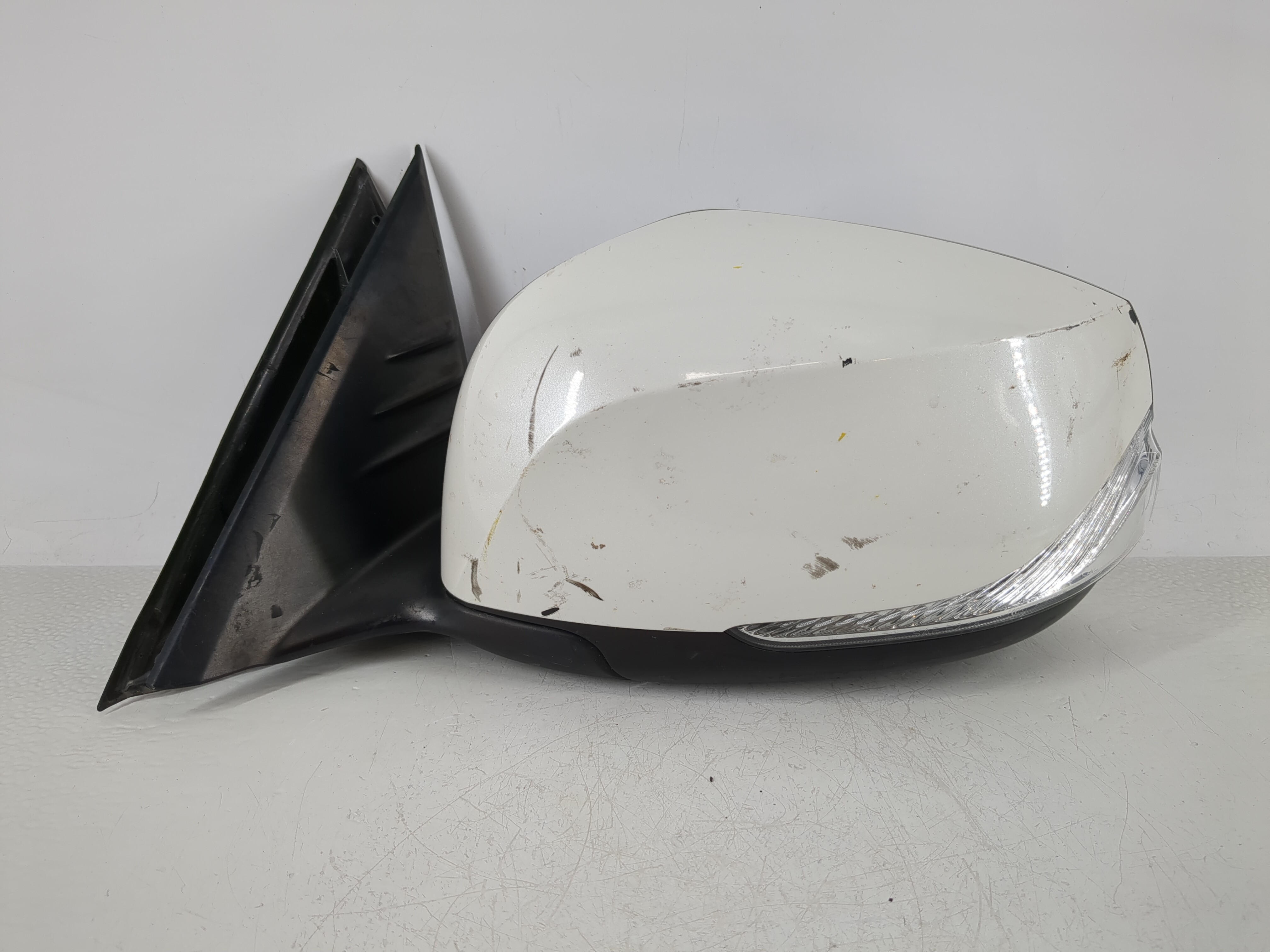 2019-2020 Infiniti Qx50 Driver Left Side View Power Door Mirror White 1149342 - Oemusedautoparts1.com
