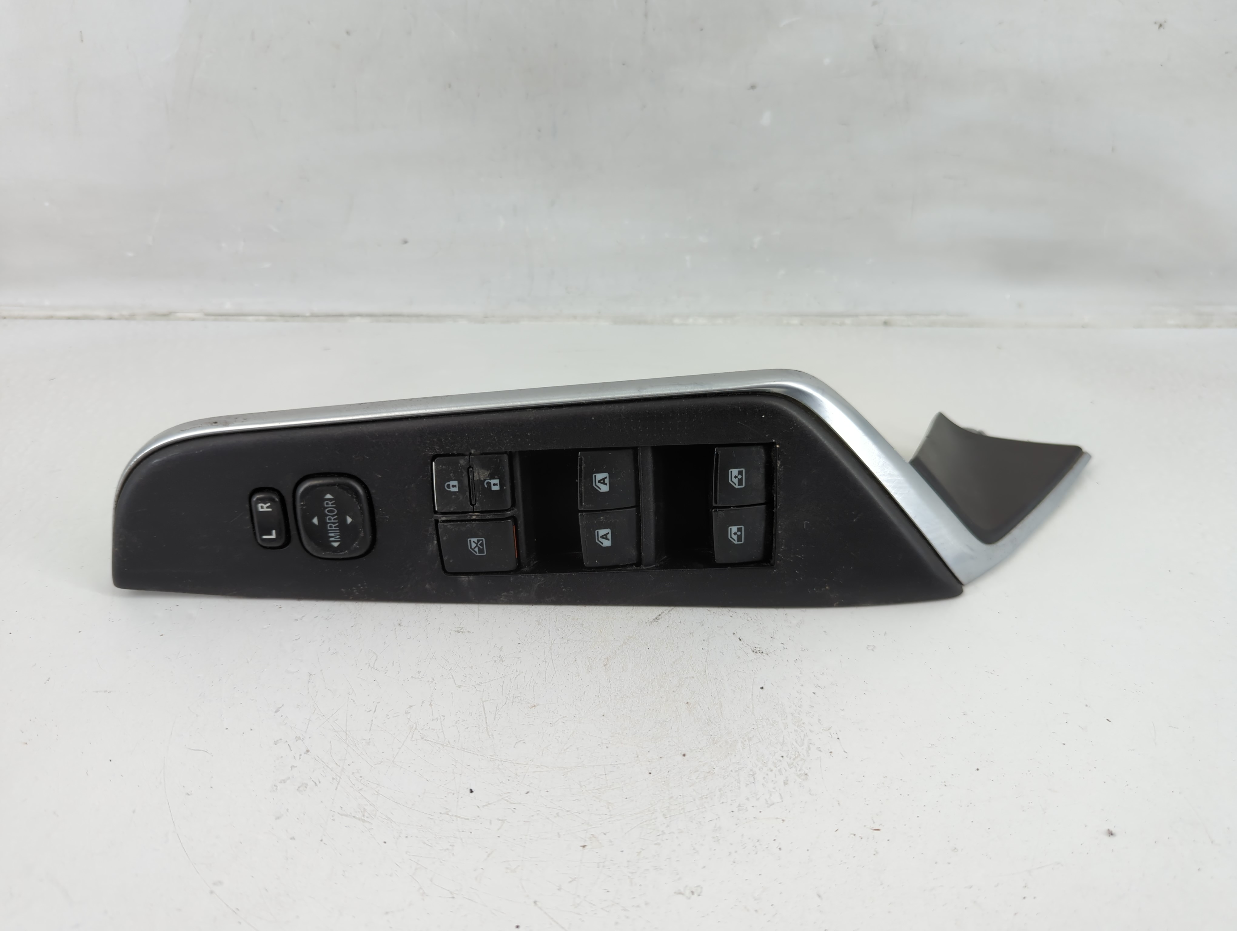 2015-2017 Toyota Camry Driver Left Door Master Power Window Switch 1149359 - Oemusedautoparts1.com