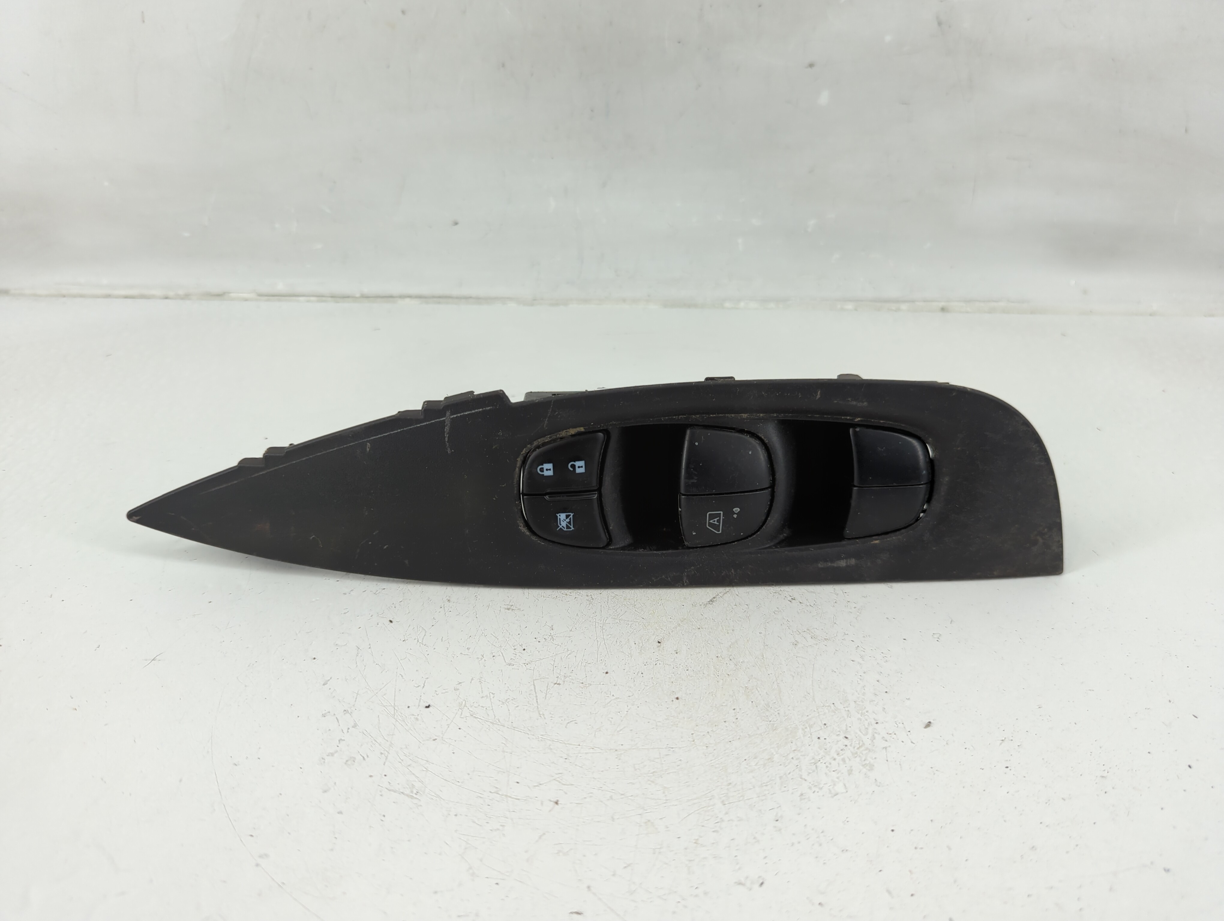 2017-2020 Nissan Rogue Driver Left Door Master Power Window Switch 1149360 - Oemusedautoparts1.com