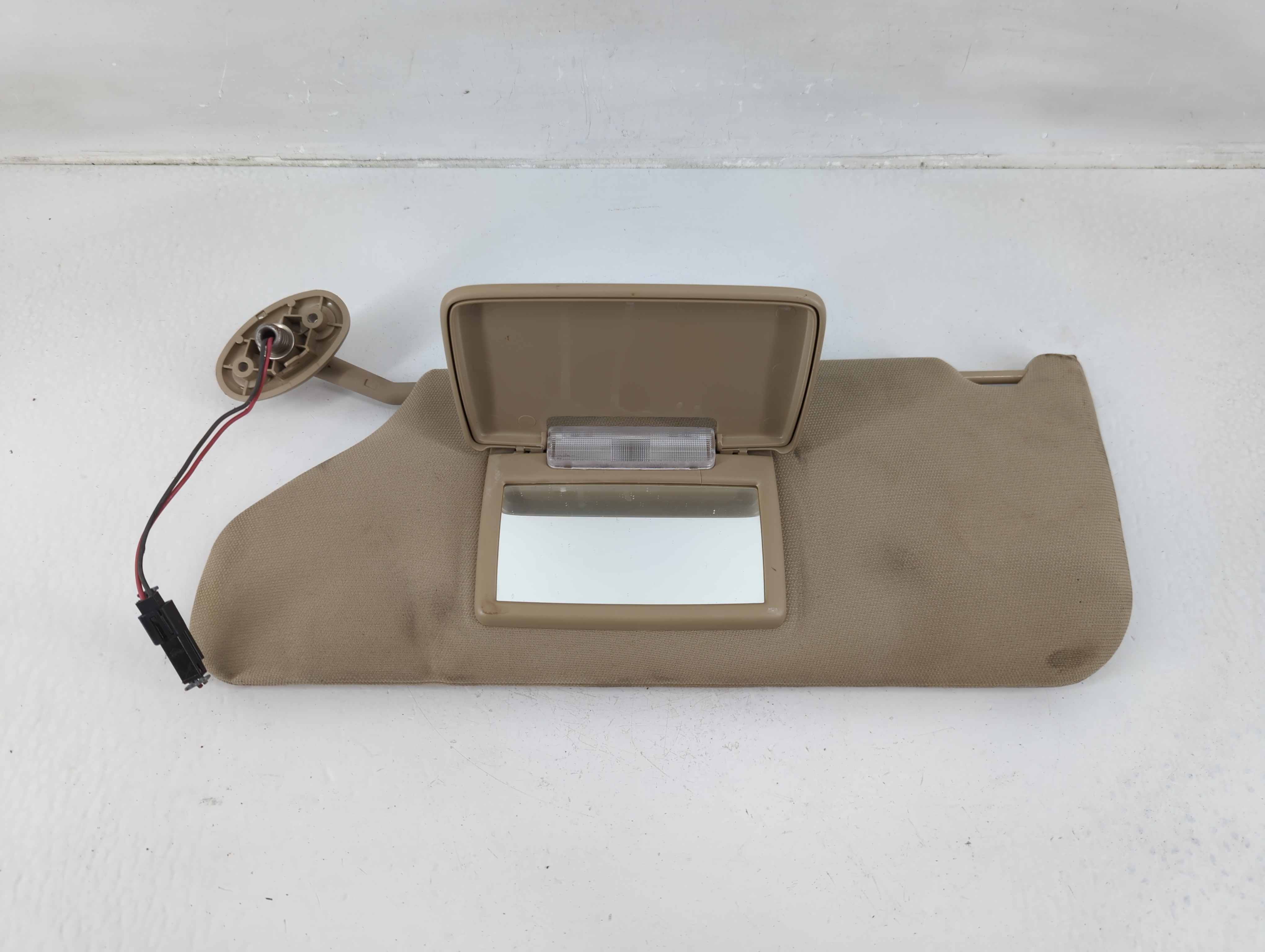 2011-2014 Chrysler 200 Driver Sun Visor Mirror Left Sunvisor Tan 1149399 - Oemusedautoparts1.com