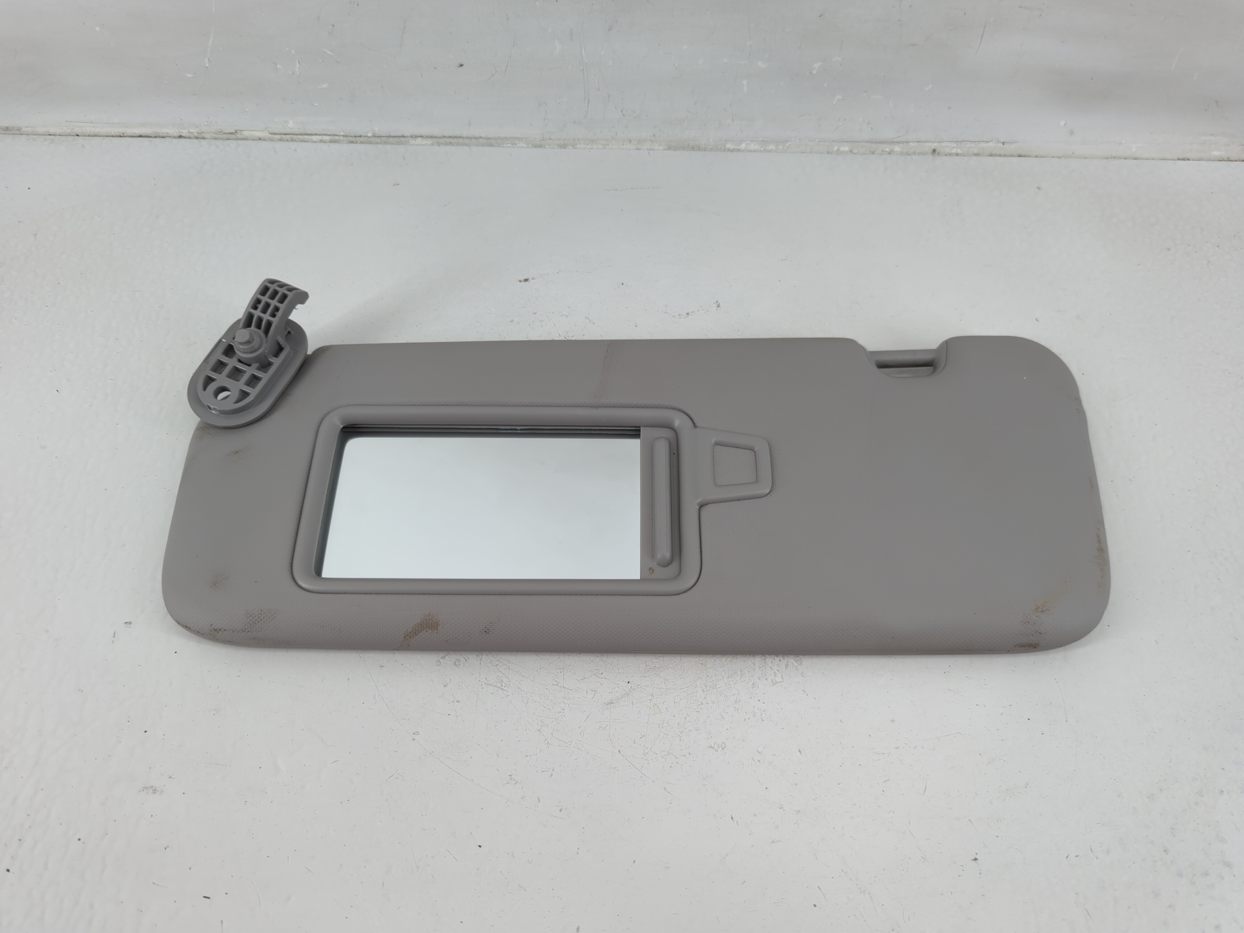 2017-2020 Hyundai Elantra Passenger Sun Visor Mirror Right Sunvisor Grey 1149400 - Oemusedautoparts1.com