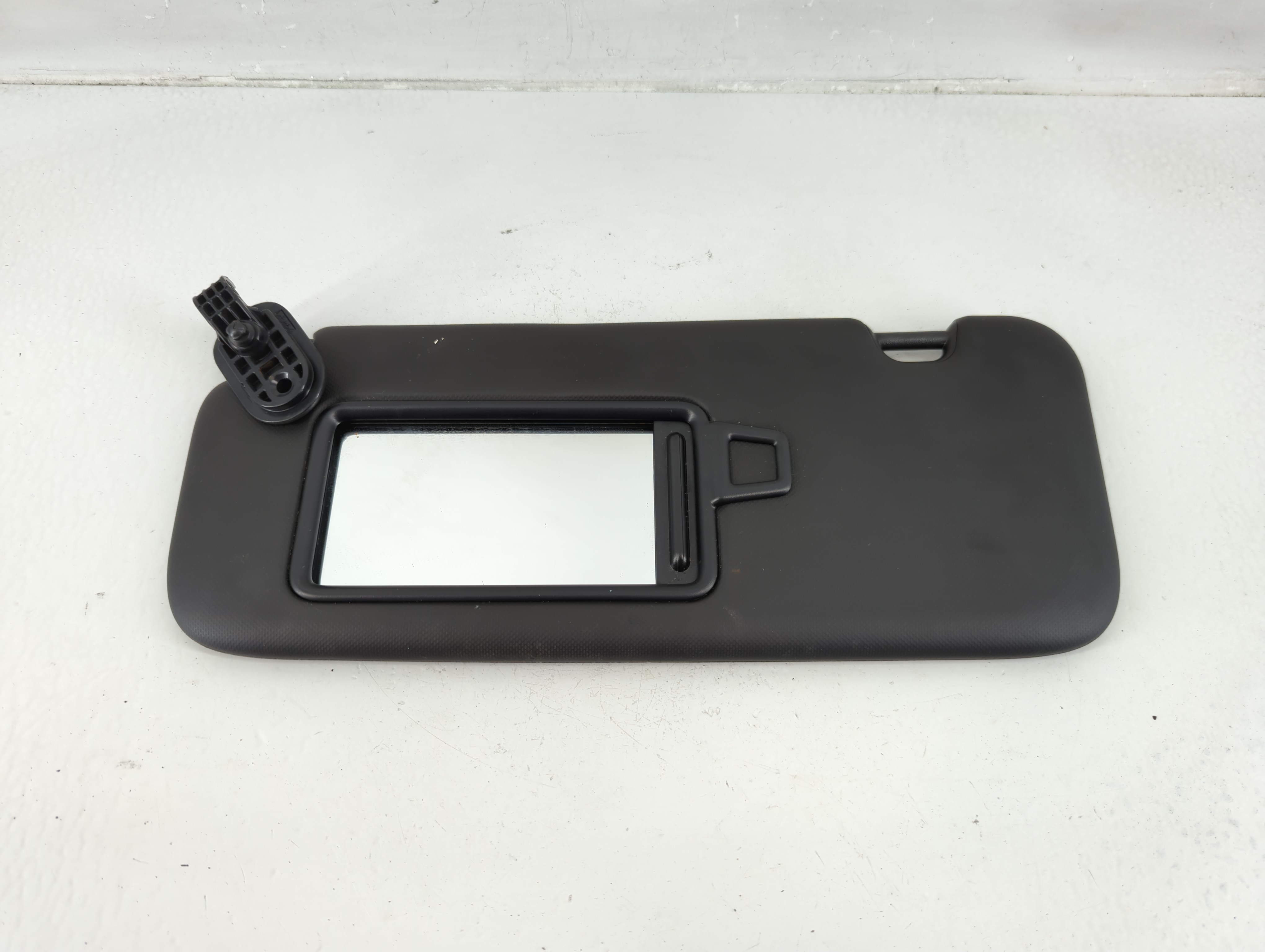 2022-2022 Kia Forte Driver Sun Visor Mirror Left Sunvisor Black 1149402 - Oemusedautoparts1.com