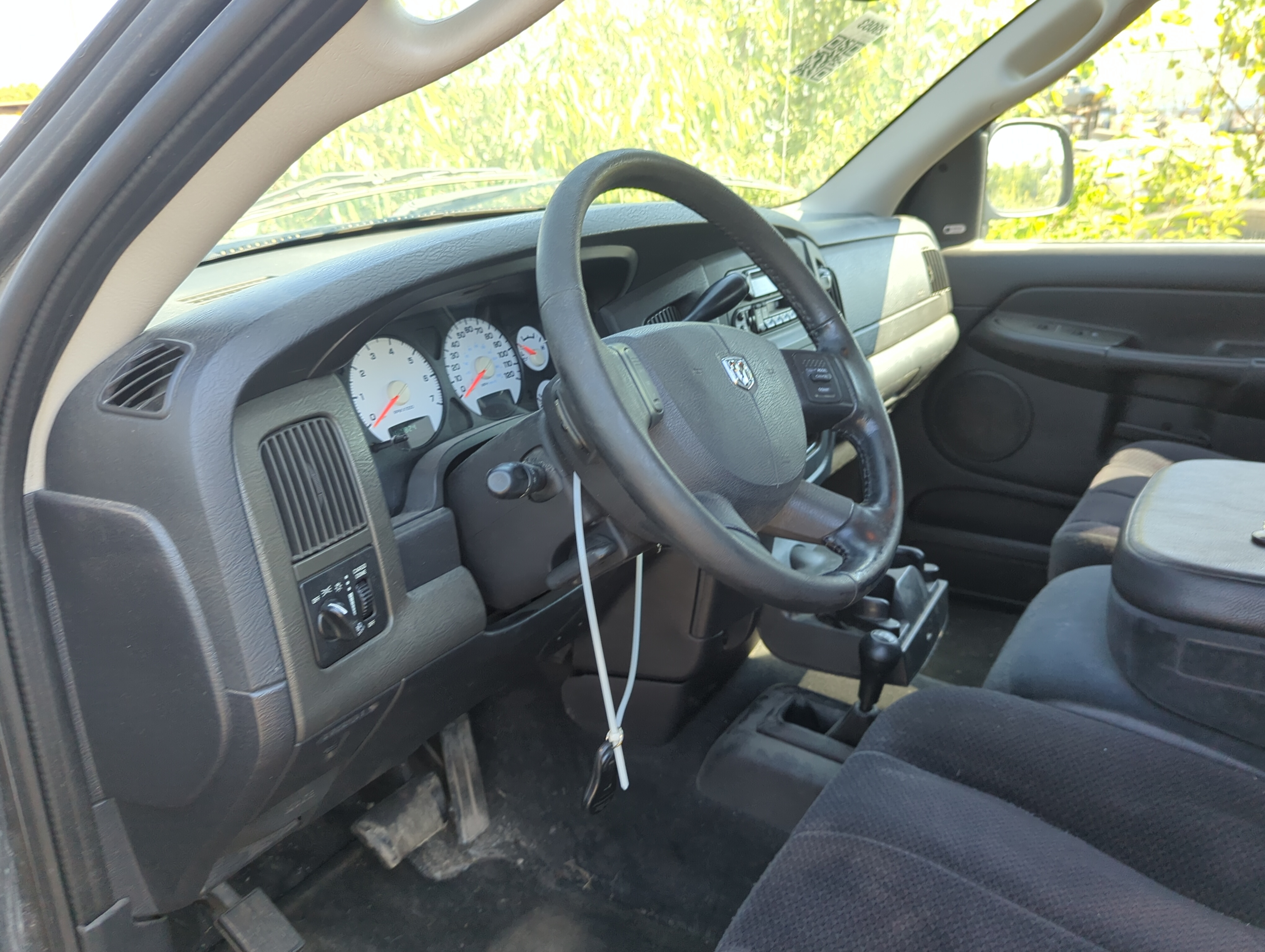 2004-2004 Dodge Ram 1500 Air Bag Driver Left Steering Wheel Mounted 1149726 - Oemusedautoparts1.com