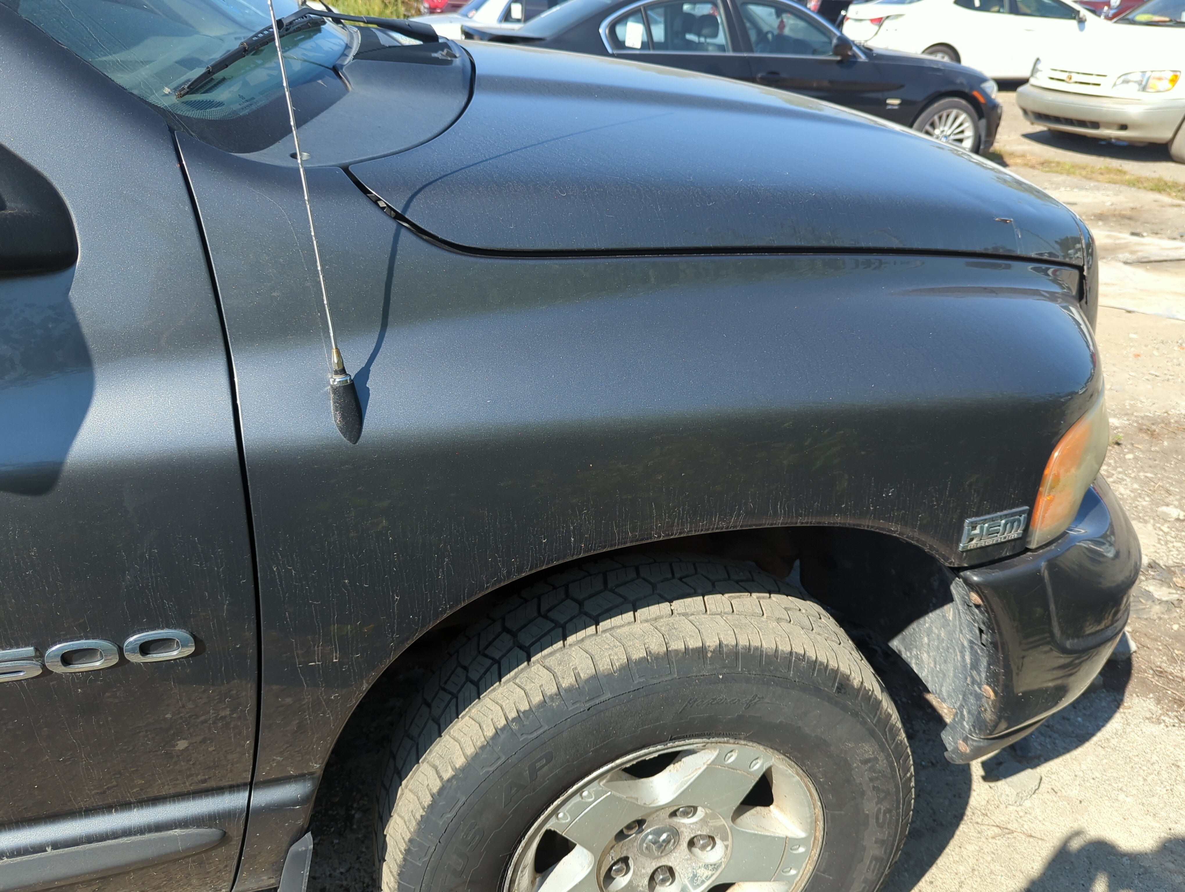 2002-2005 Dodge Ram 1500 Passenger Fender 1149746 - Oemusedautoparts1.com