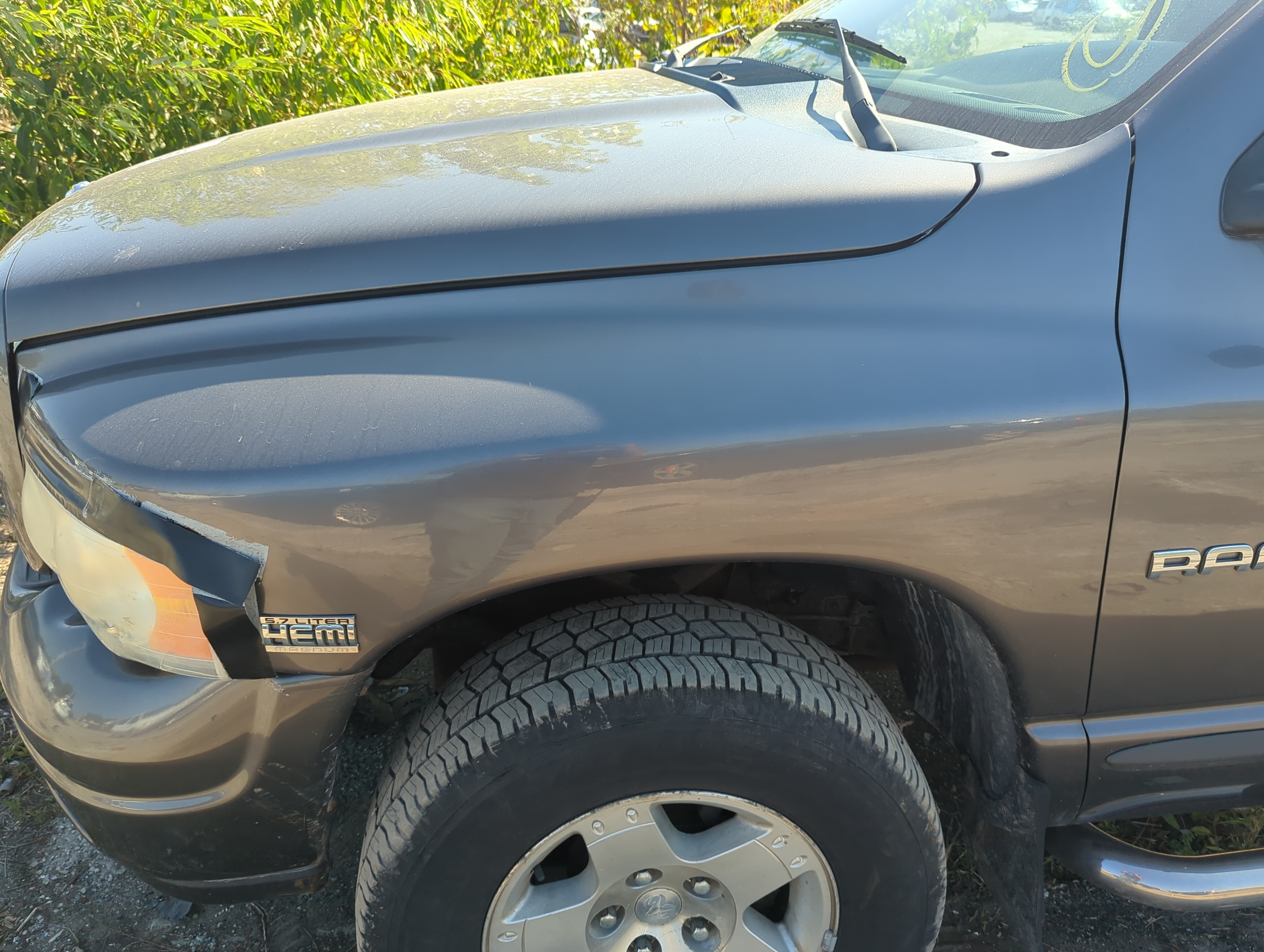 2002-2005 Dodge Ram 1500 Driver Fender 1149747 - Oemusedautoparts1.com