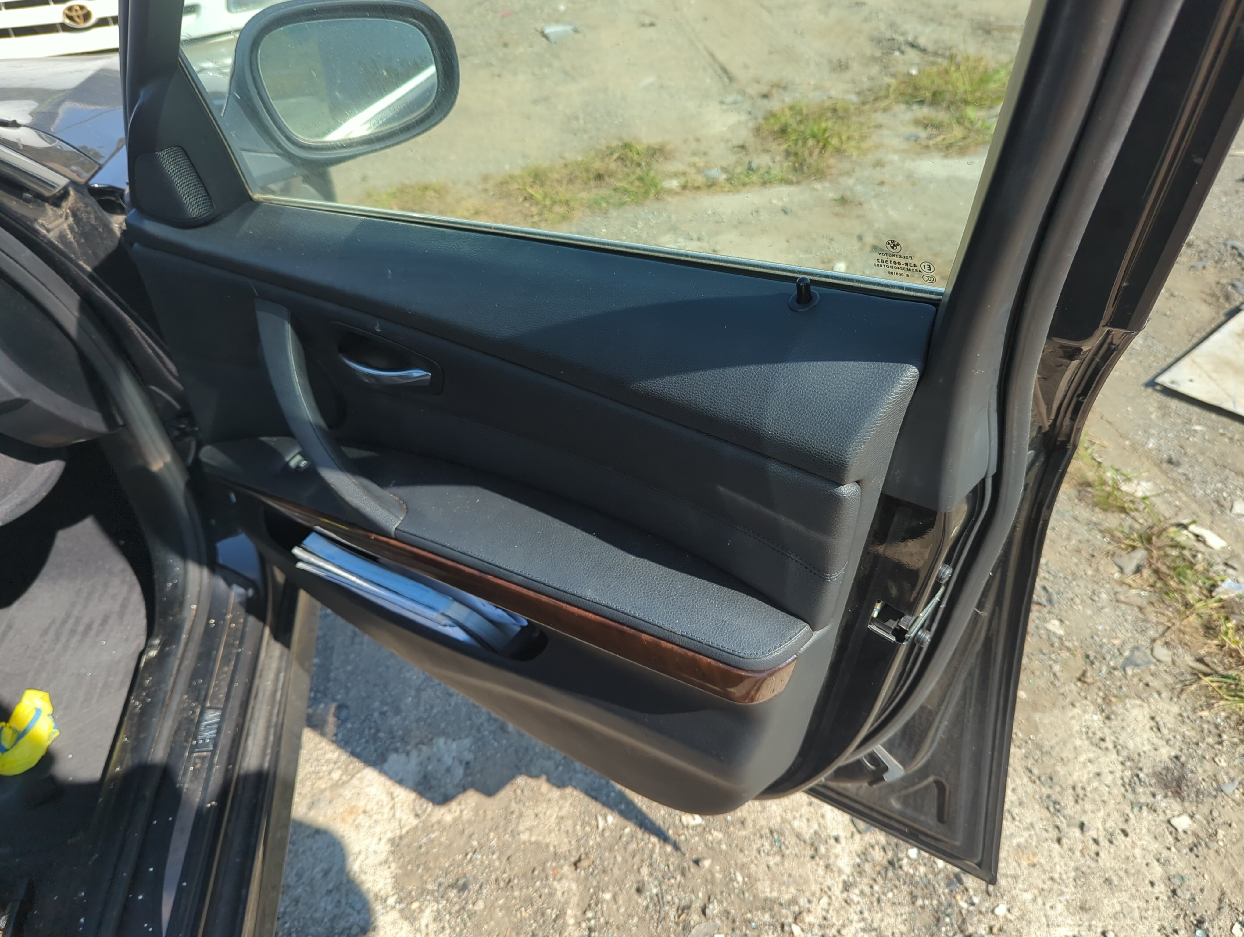2011 Bmw 335i Xdrive Front Right Passenger Interior Door Panel Trim 1149813 - Oemusedautoparts1.com