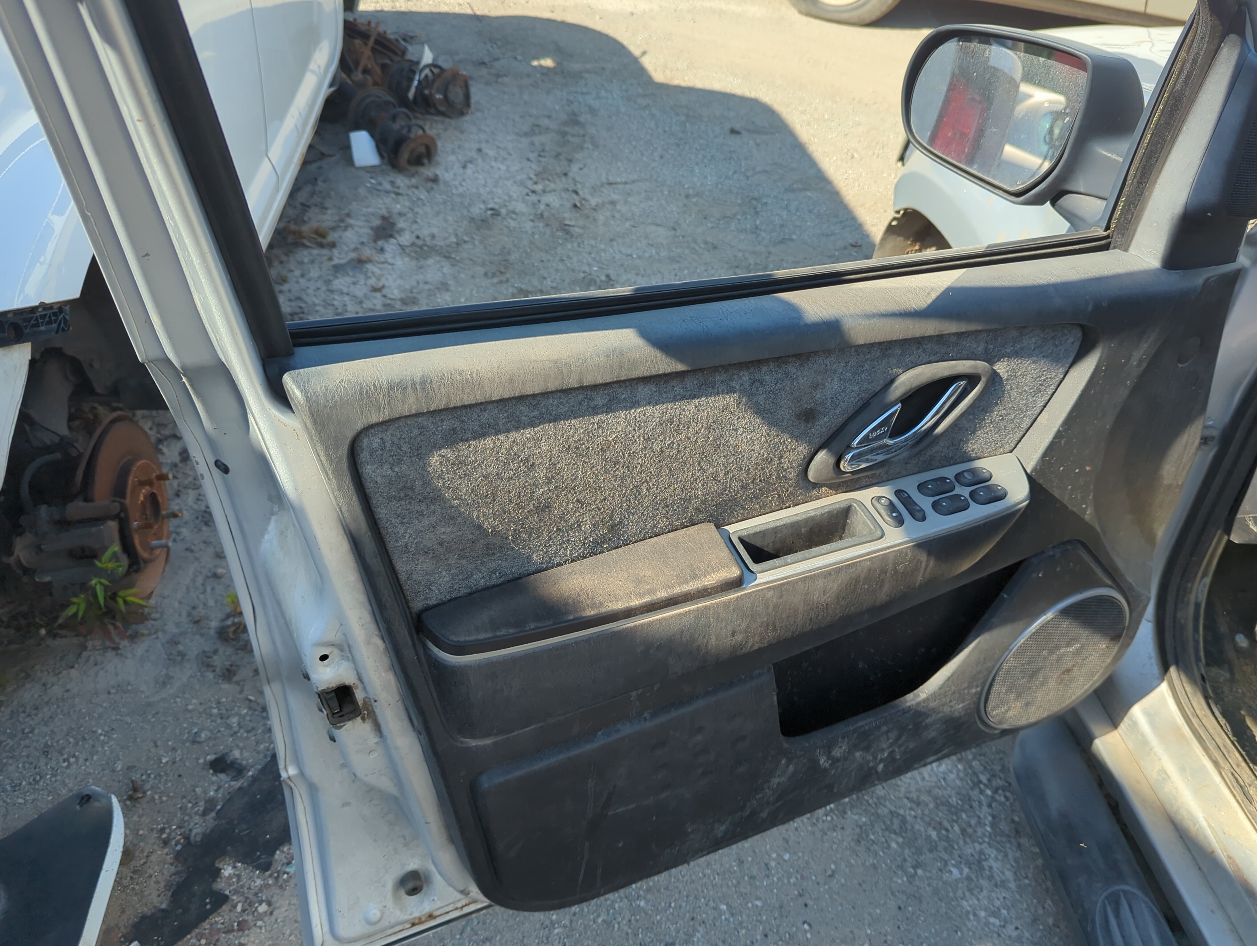 Picture of 2006 Mercury Mariner Front Left Driver Interior Door Panel Trim 1150573