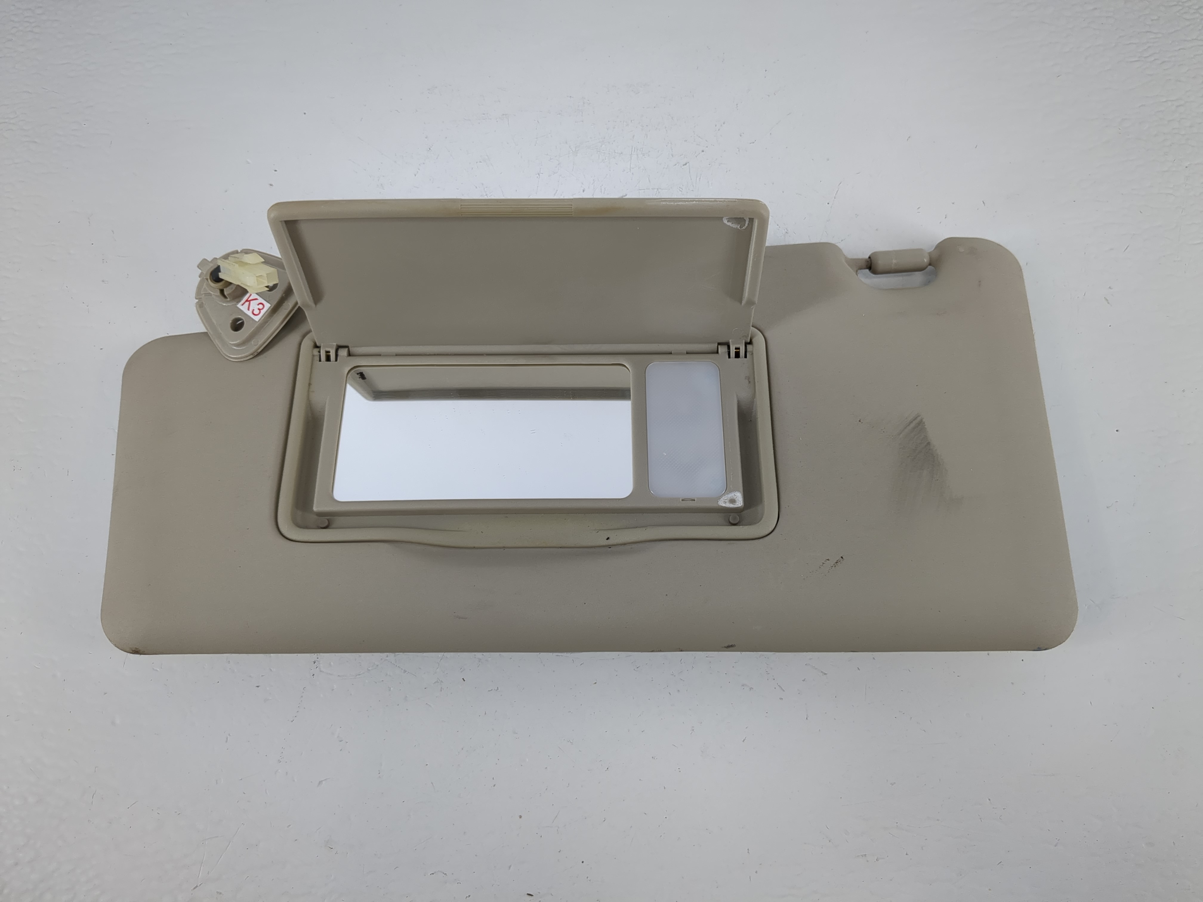 2008-2015 Nissan Rogue Driver Sun Visor Mirror Left Sunvisor Tan 1150590 - Oemusedautoparts1.com
