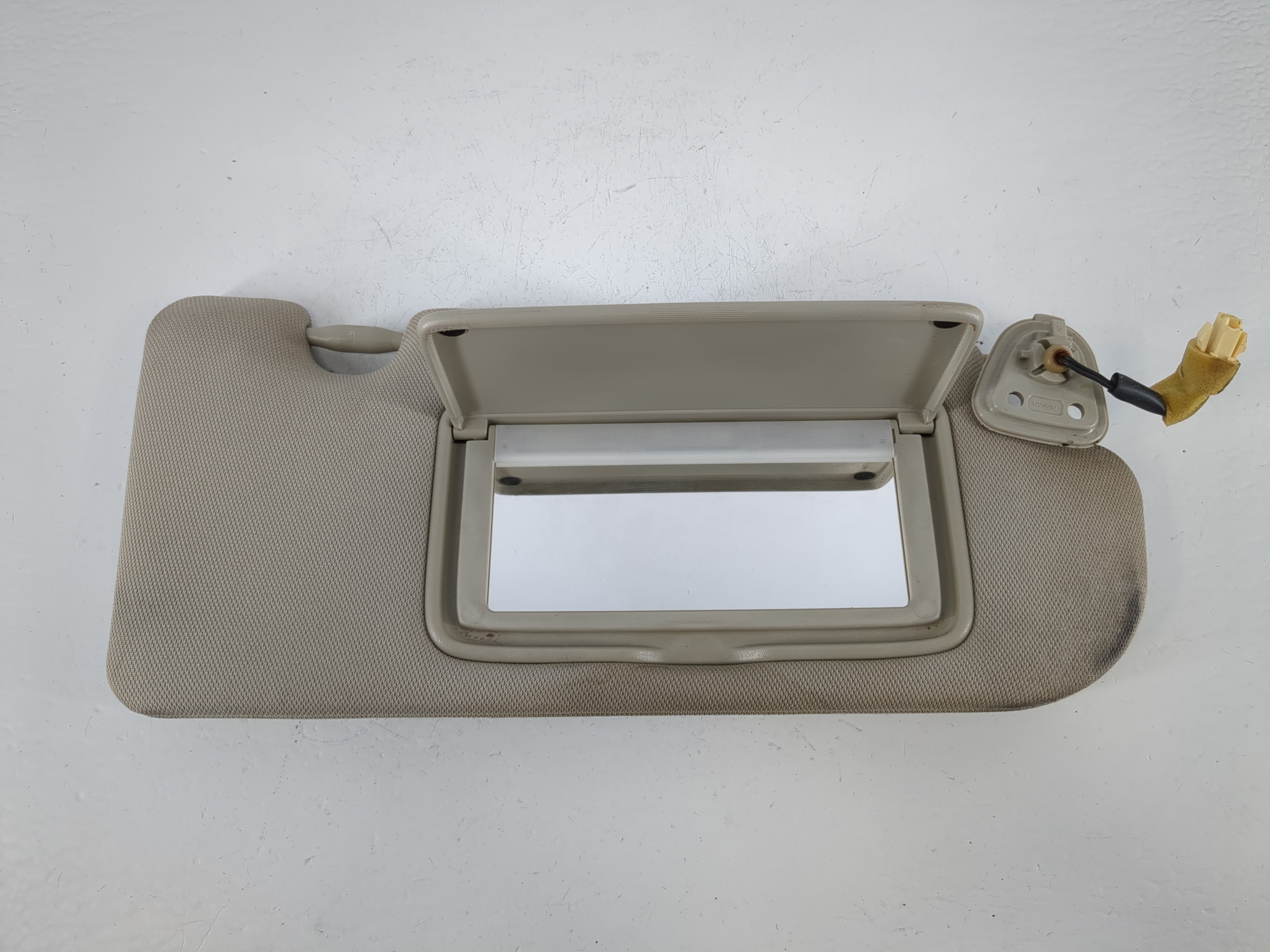 2009-2013 Infiniti G37 Driver Sun Visor Mirror Left Sunvisor Tan 1150591 - Oemusedautoparts1.com