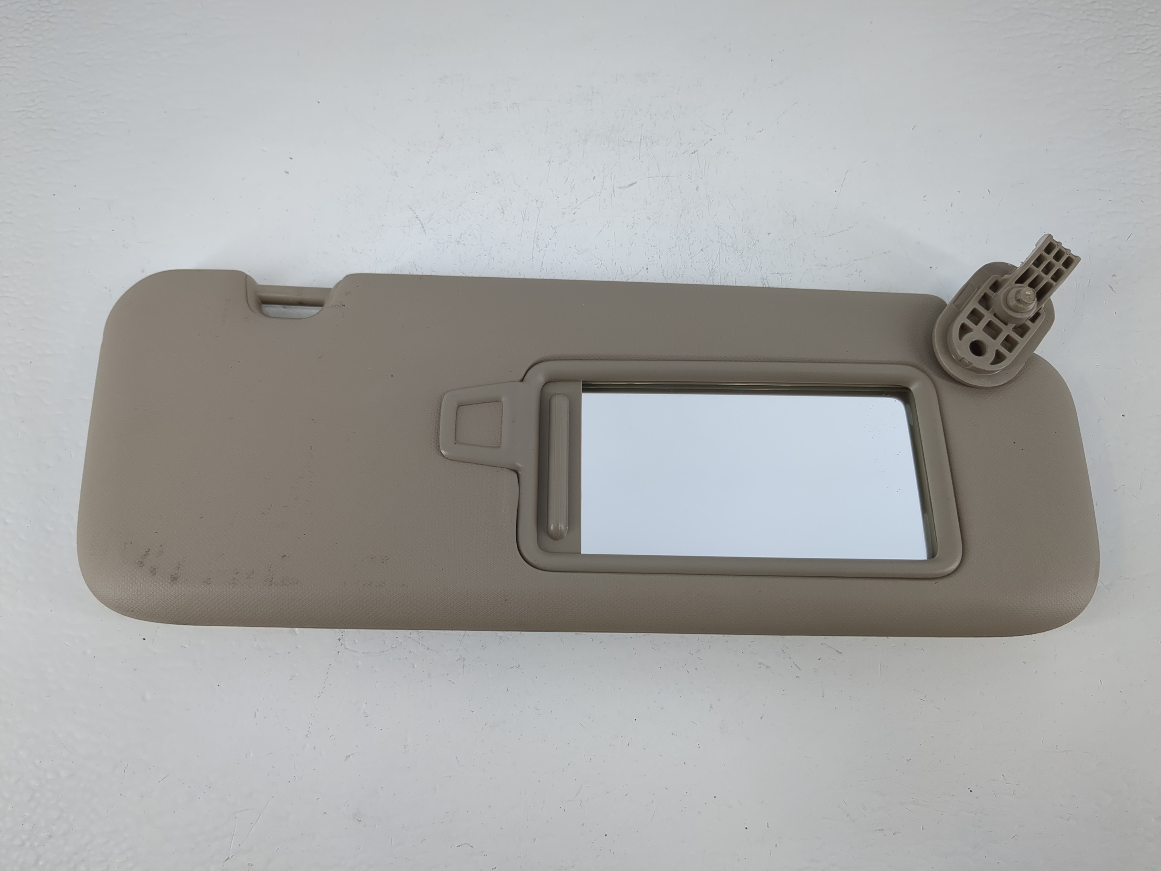Picture of 2017-2020 Hyundai Elantra Driver Sun Visor Mirror Left Sunvisor 1150594