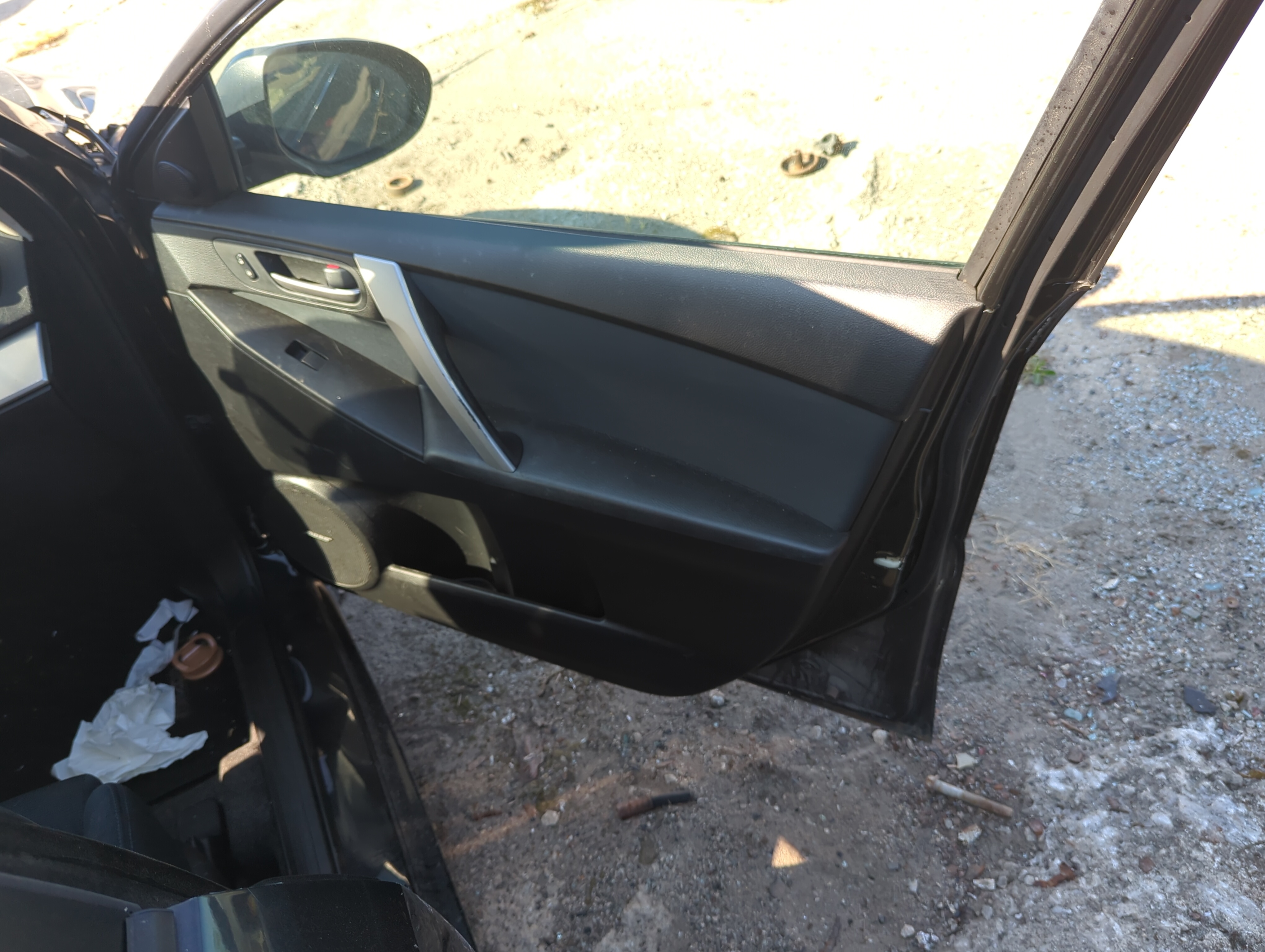 2010 Mazda 3 Front Right Passenger Interior Door Panel Trim 1150727 - Oemusedautoparts1.com