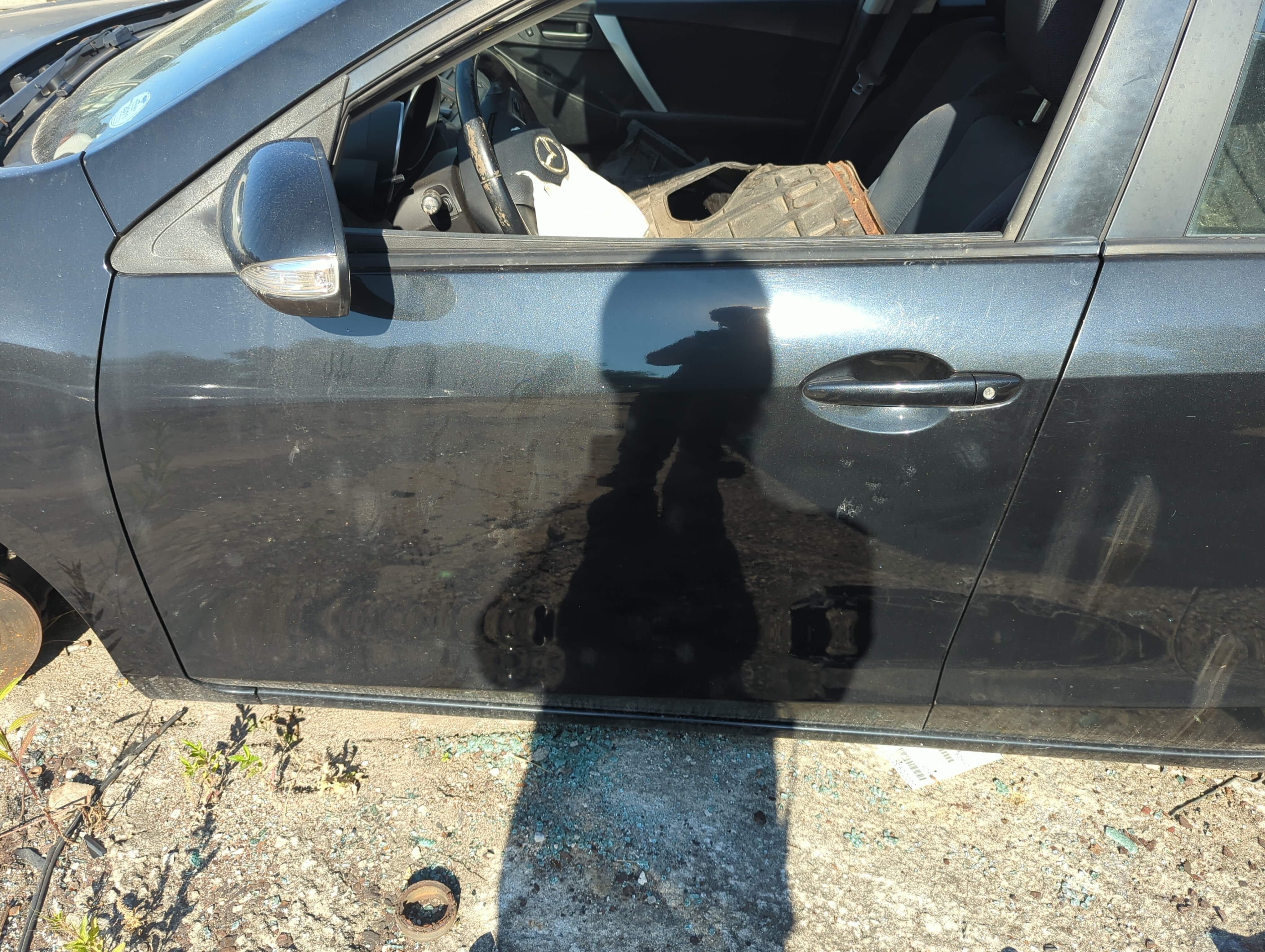 2010-2013 Mazda 3 Driver Front Door Oem 1150750 - Oemusedautoparts1.com