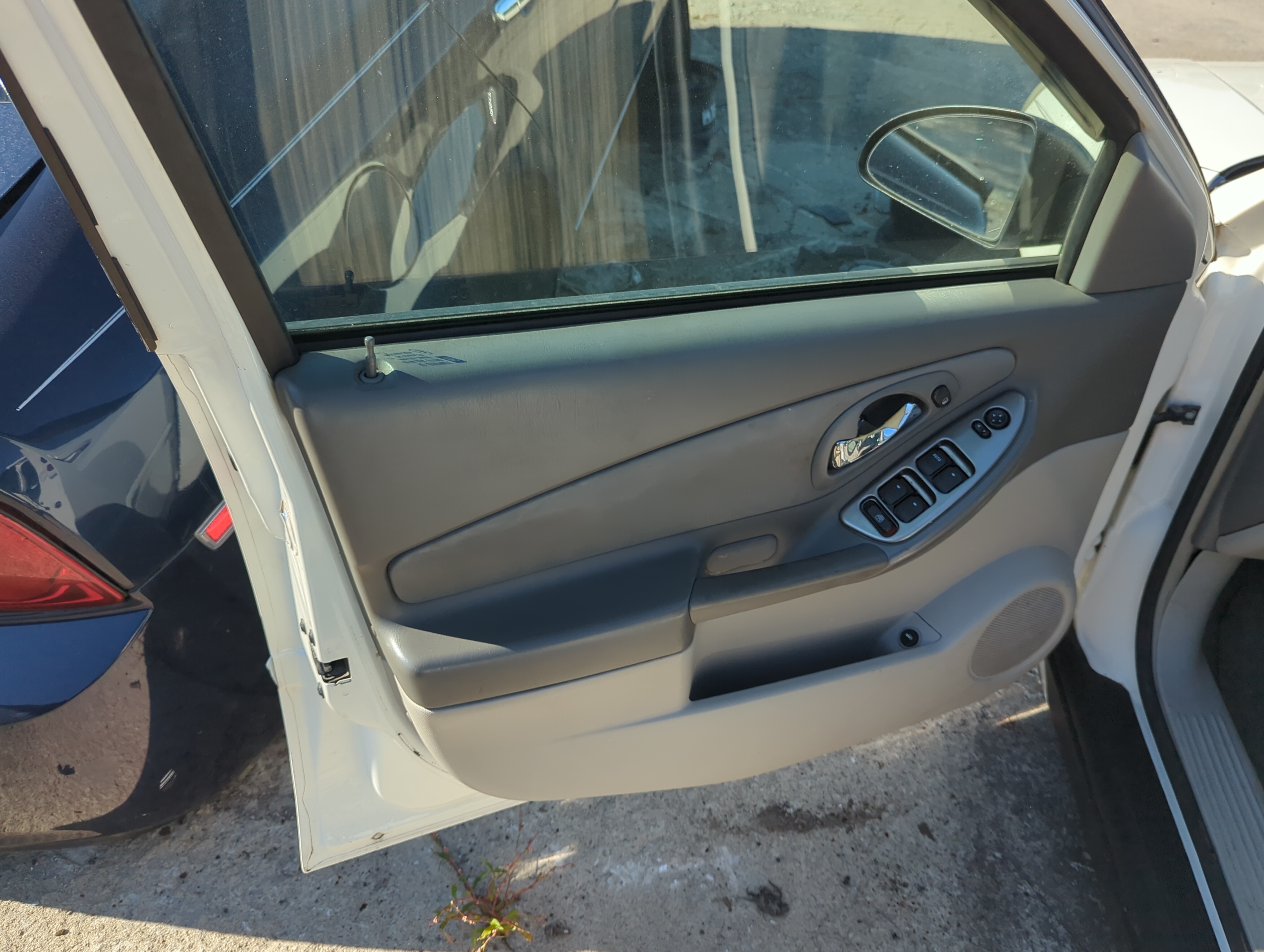 2008 Chevrolet Malibu Front Left Driver Interior Door Panel Trim 1150910 - Oemusedautoparts1.com