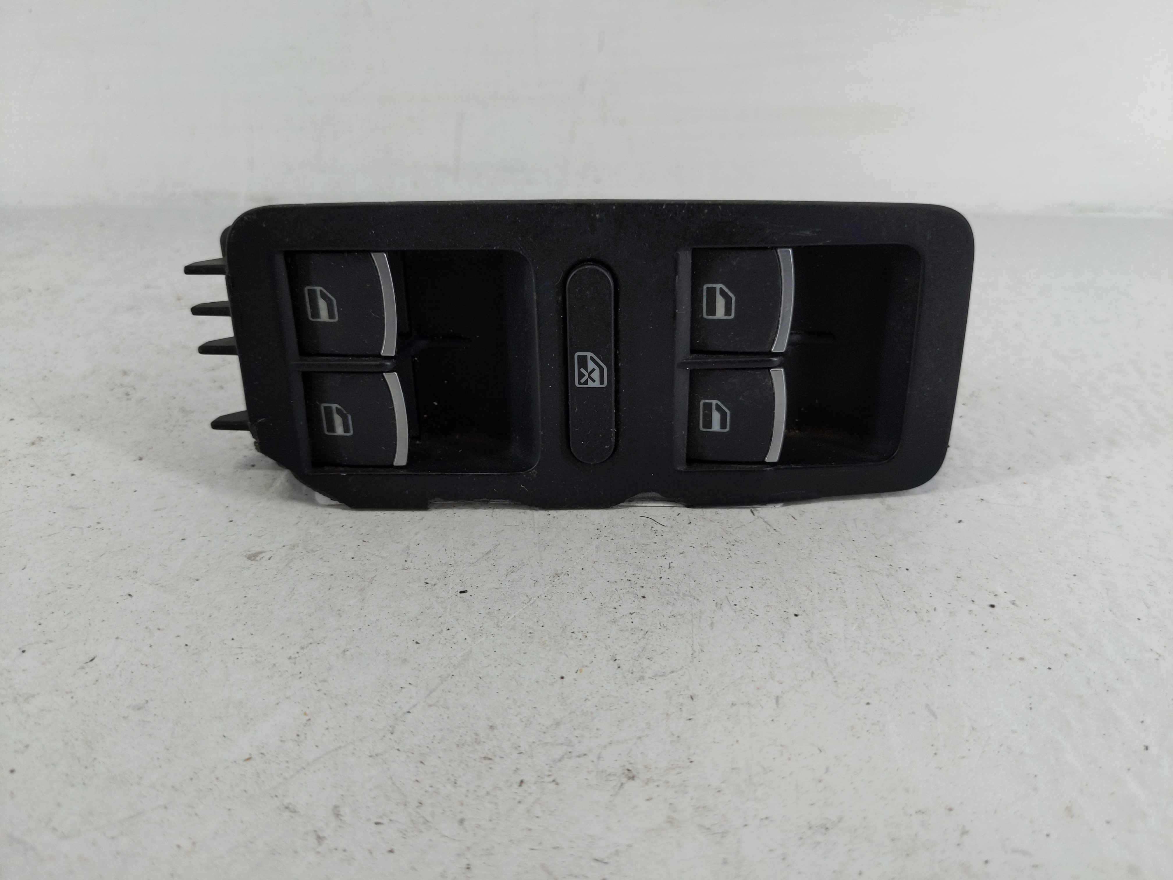 2012-2015 Volkswagen Passat Driver Left Door Master Power Window Switch 1150994 - Oemusedautoparts1.com