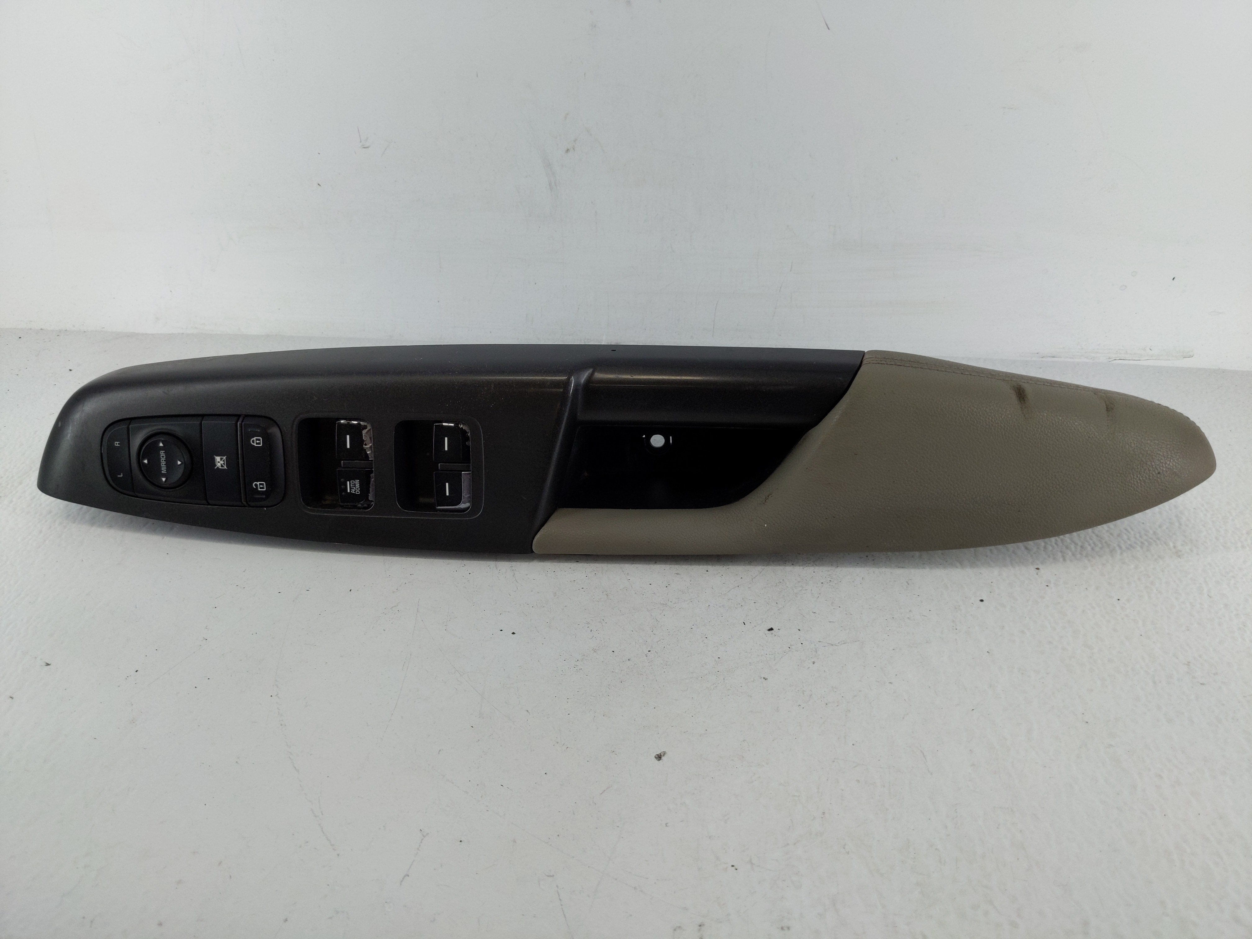 2017-2021 Kia Sportage Driver Left Door Master Power Window Switch 1151004 - Oemusedautoparts1.com