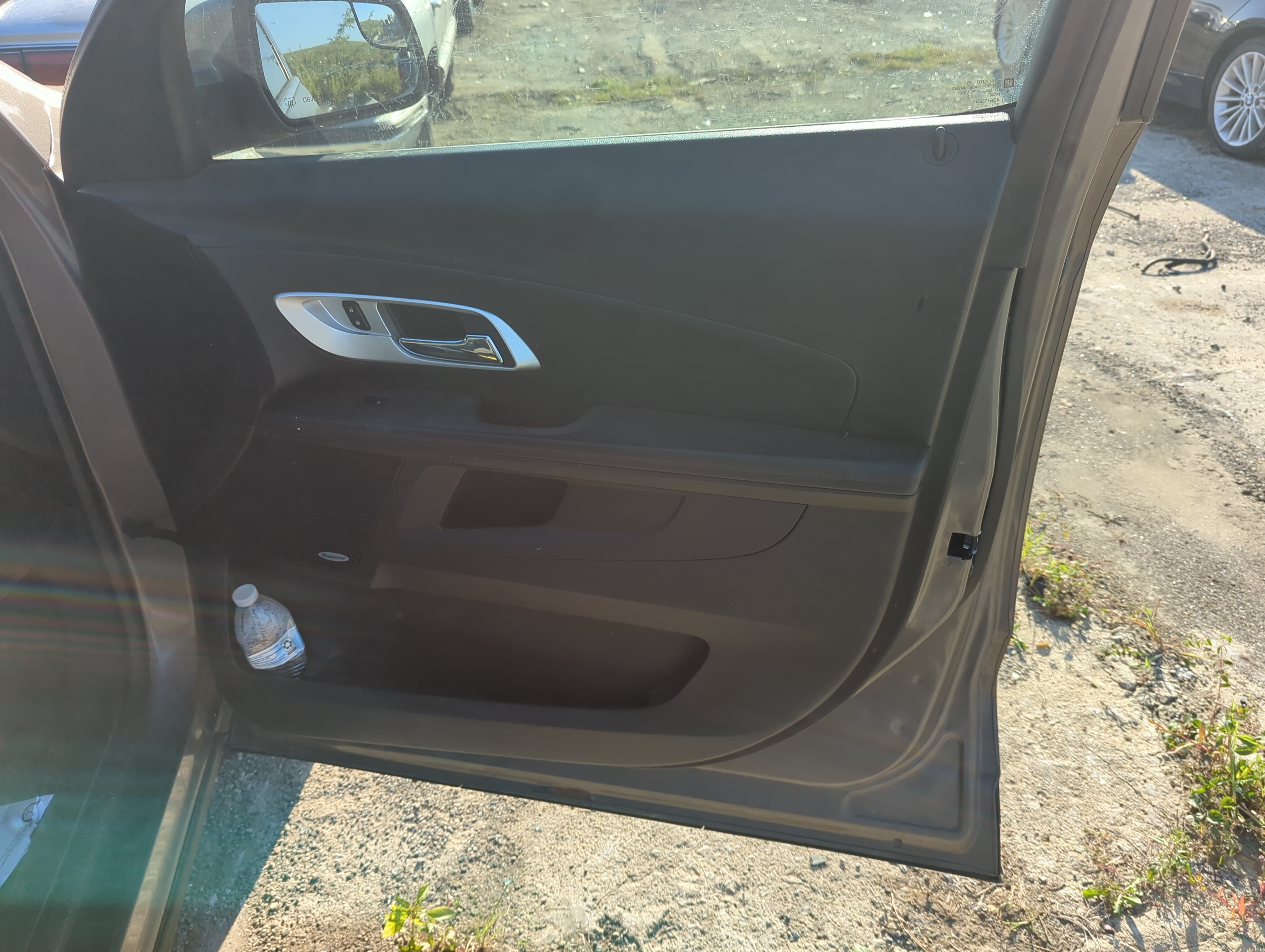 2012 Chevrolet Equinox Front Right Passenger Interior Door Panel Trim 1151319 - Oemusedautoparts1.com
