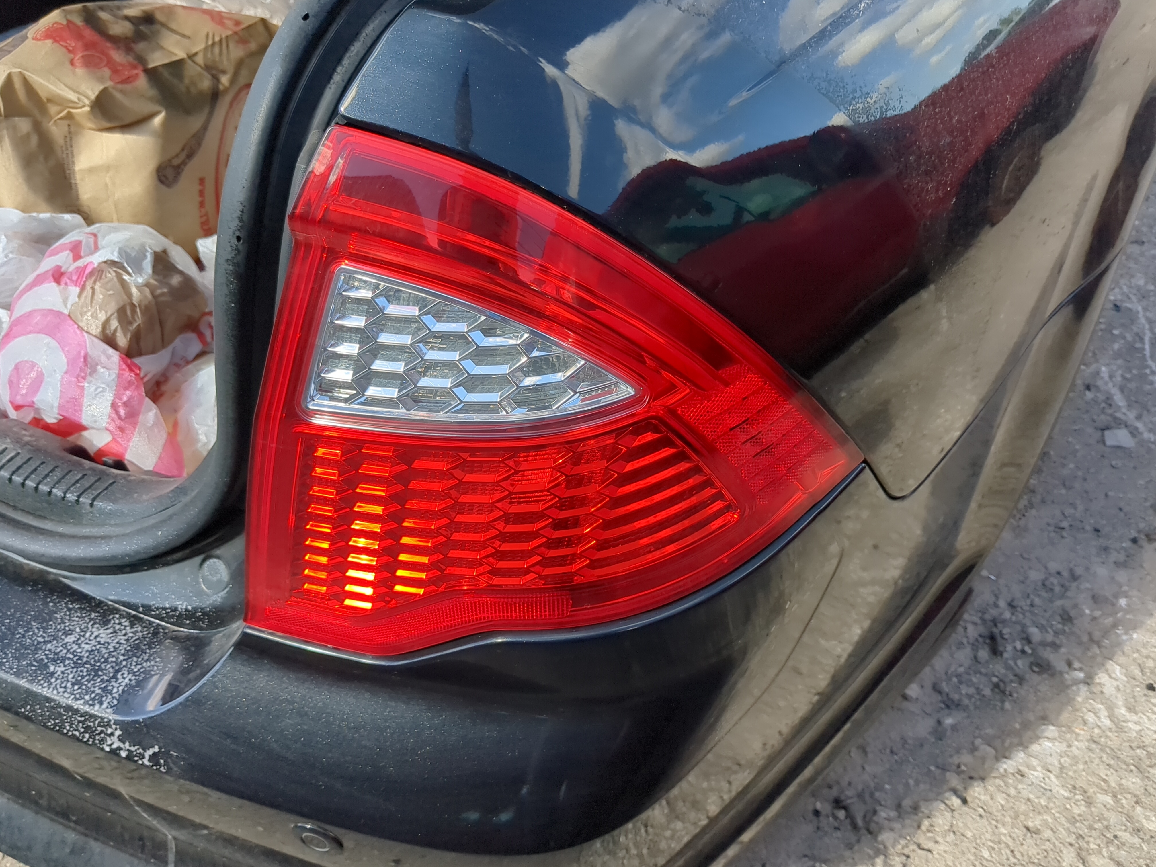 2010-2012 Ford Fusion Passenger Right Side Tail Light Taillight Oem 1151452 - Oemusedautoparts1.com