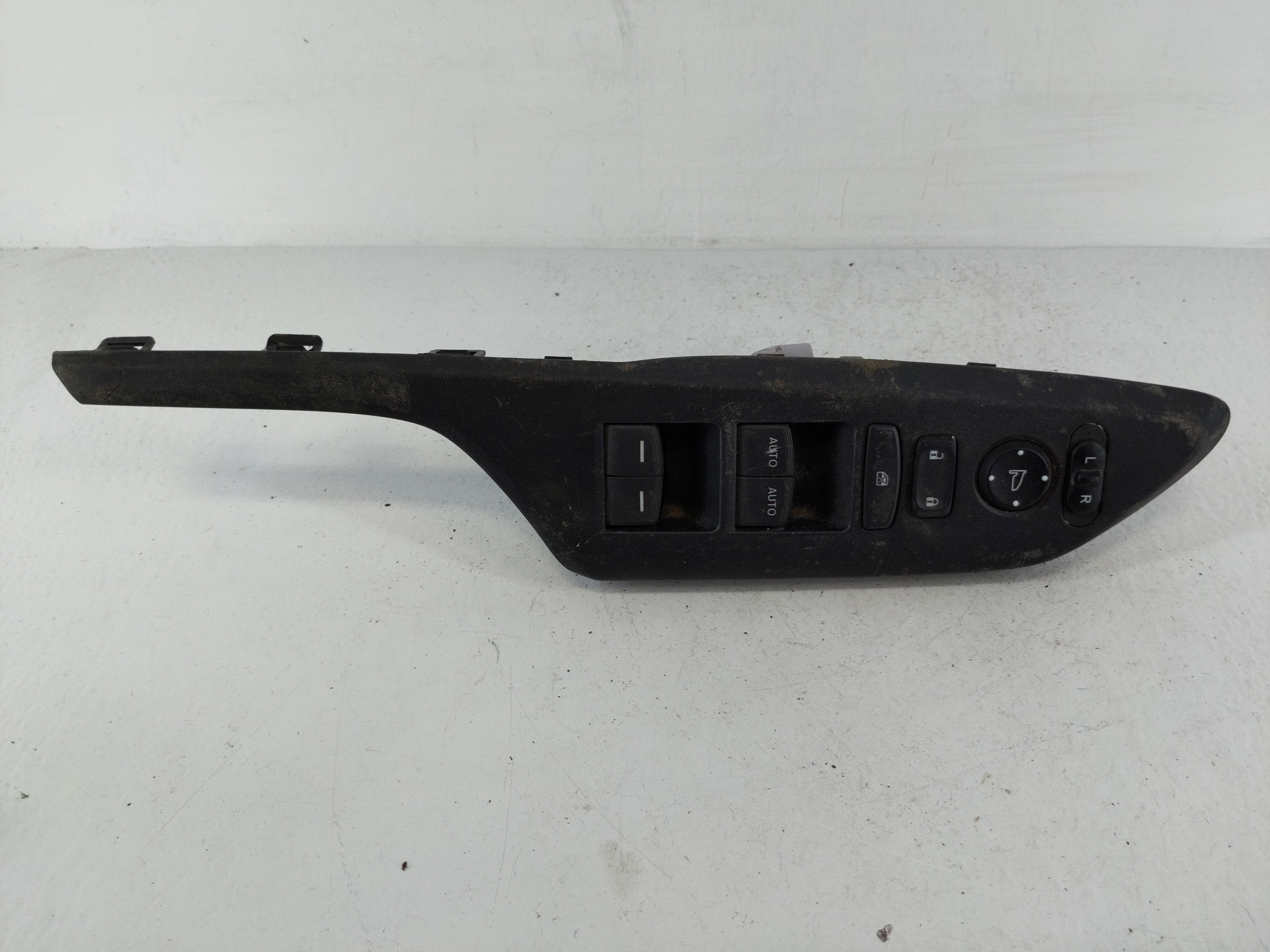 2016-2021 Honda Civic Driver Left Door Master Power Window Switch 1151690 - Oemusedautoparts1.com