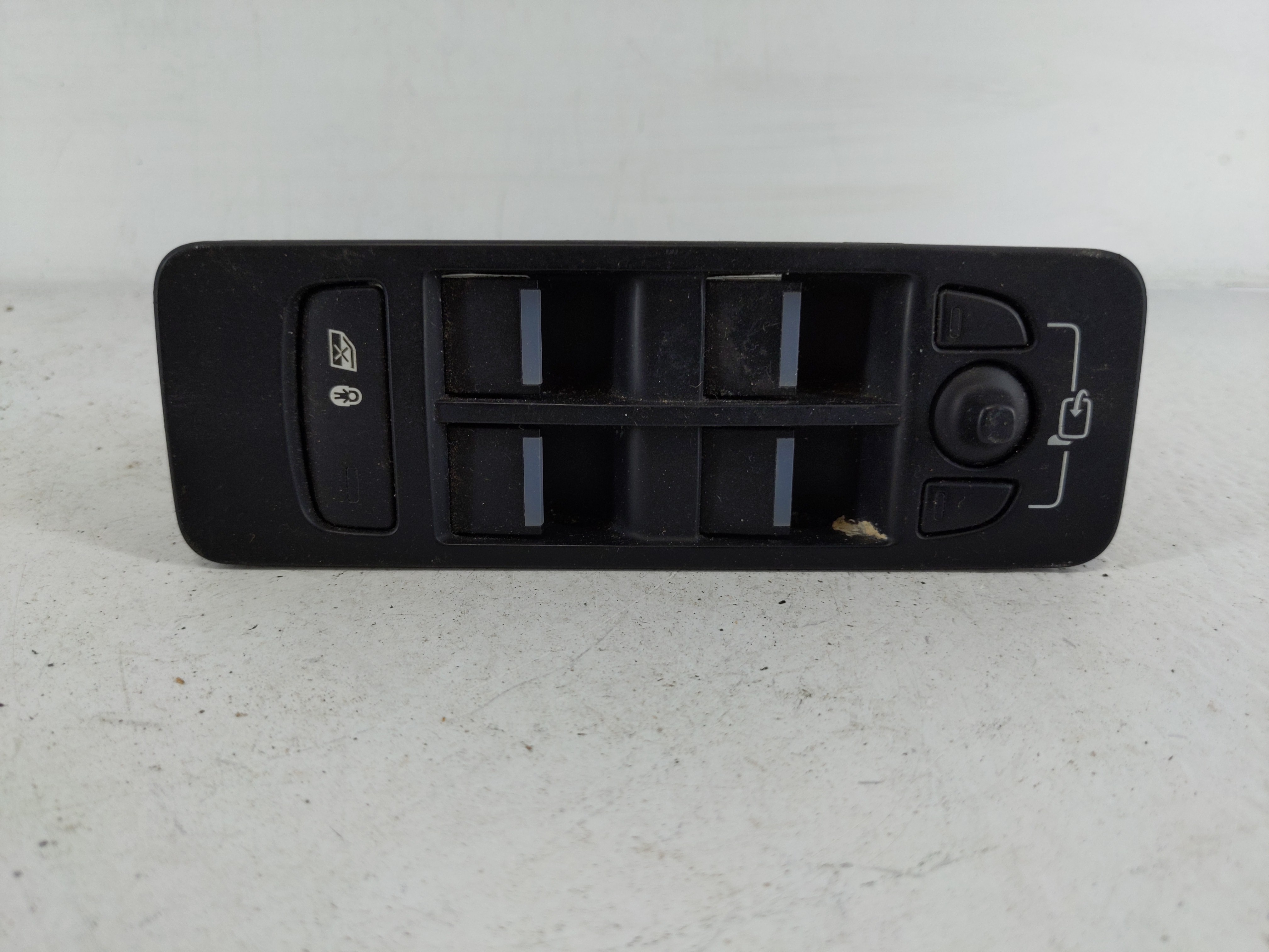 Picture of 2015 Land Rover Discovery Sport Driver Left Door Master Power Window Switch 1151697
