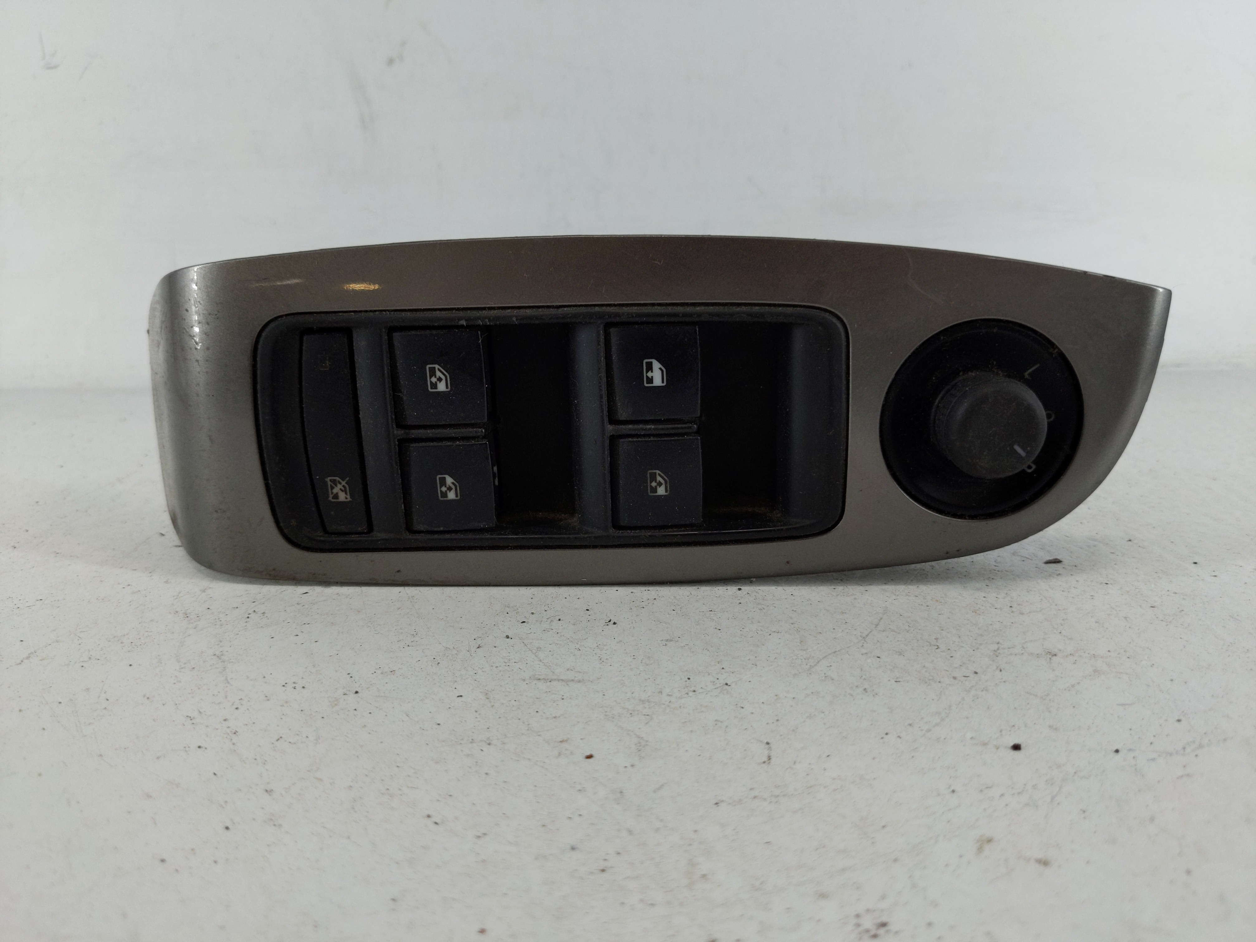 2014-2016 Chevrolet Malibu Driver Left Door Master Power Window Switch 1151701 - Oemusedautoparts1.com