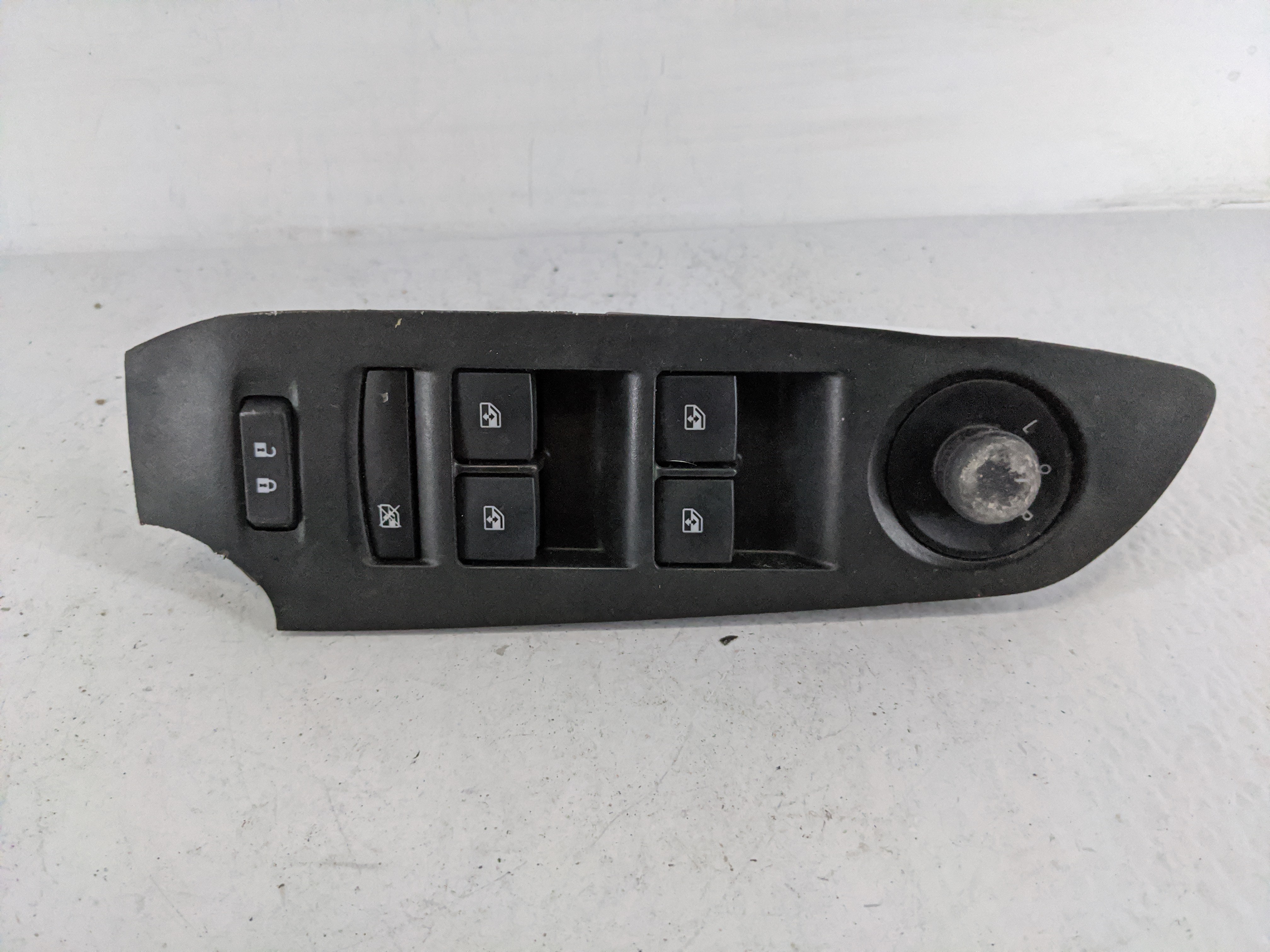Picture of 2017-2021 Chevrolet Trax Driver Left Door Master Power Window Switch 1151702