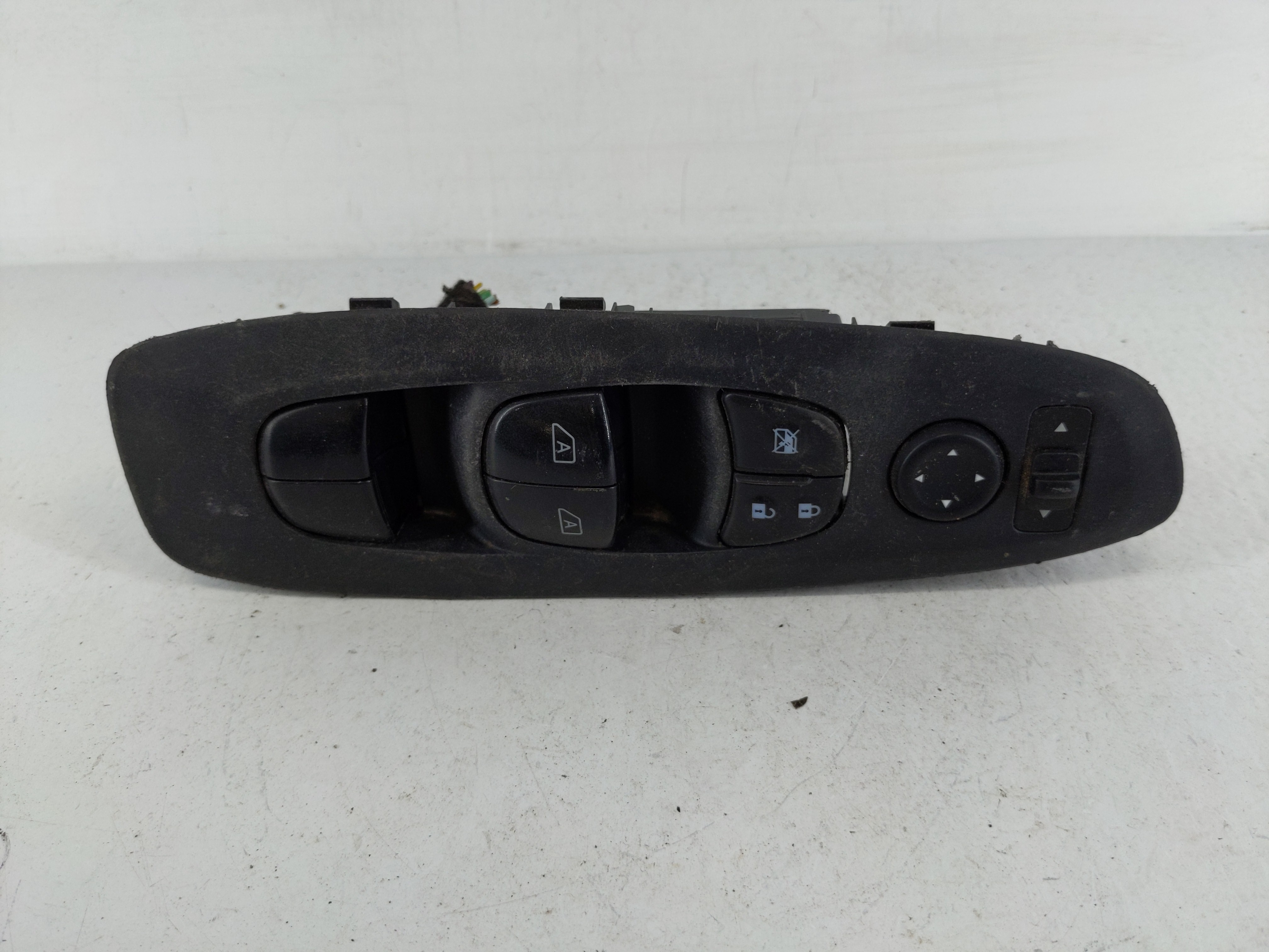 2013-2020 Nissan Pathfinder Driver Left Door Master Power Window Switch 1151712 - Oemusedautoparts1.com