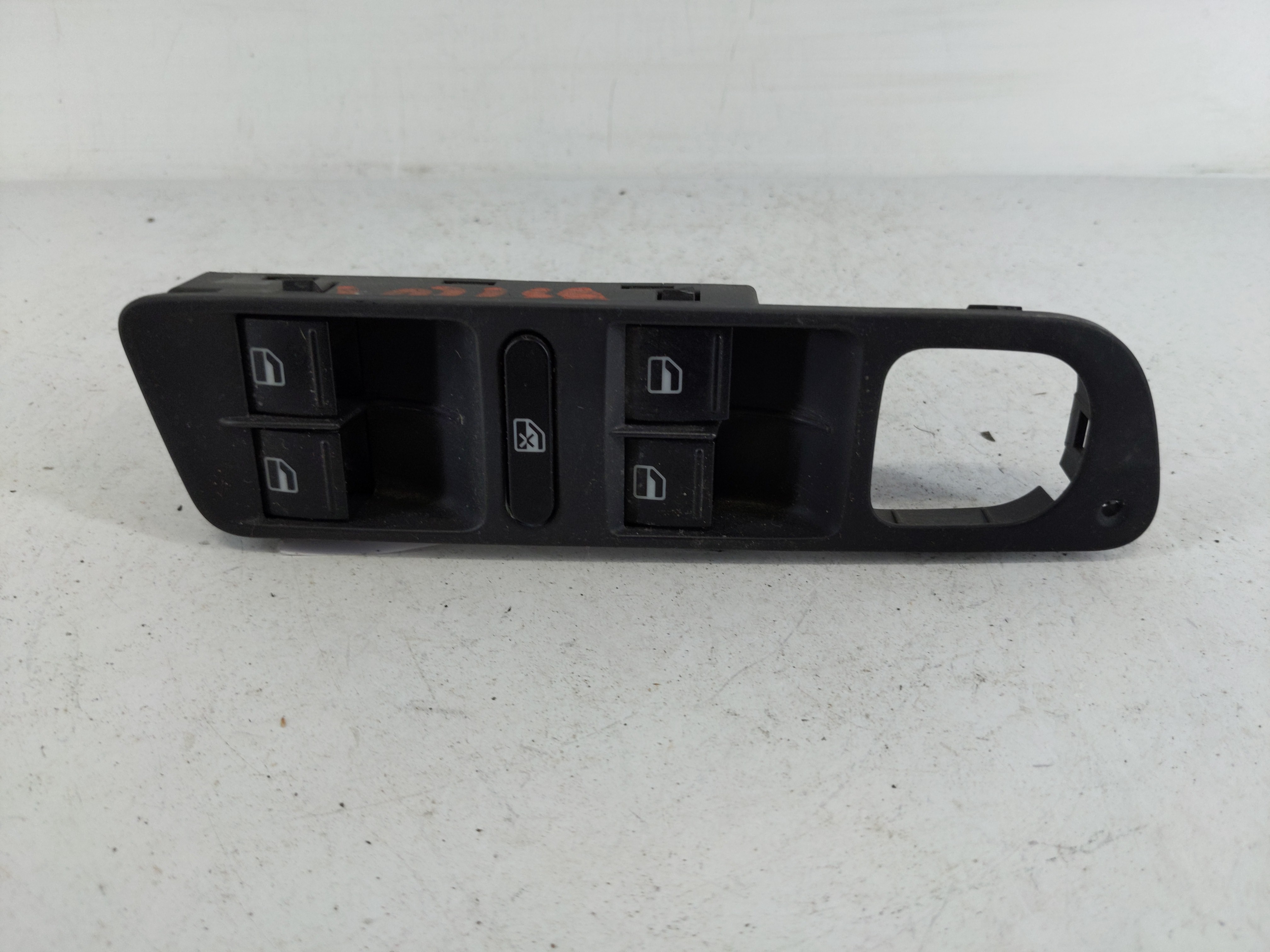 2009-2018 Volkswagen Tiguan Driver Left Door Master Power Window Switch 1151715 - Oemusedautoparts1.com