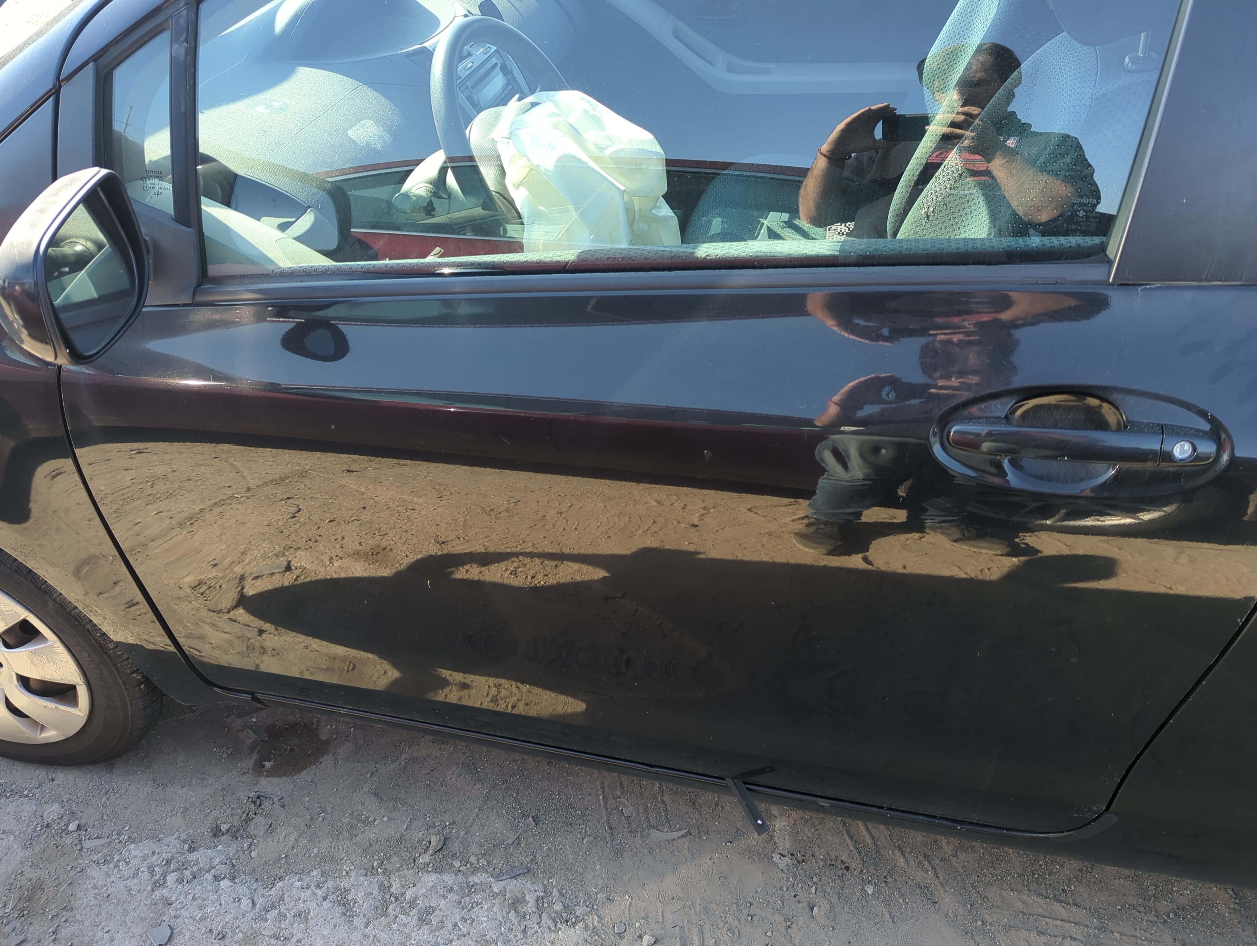 Picture of 2006-2011 Toyota Yaris Driver Front Door Oem 1151860