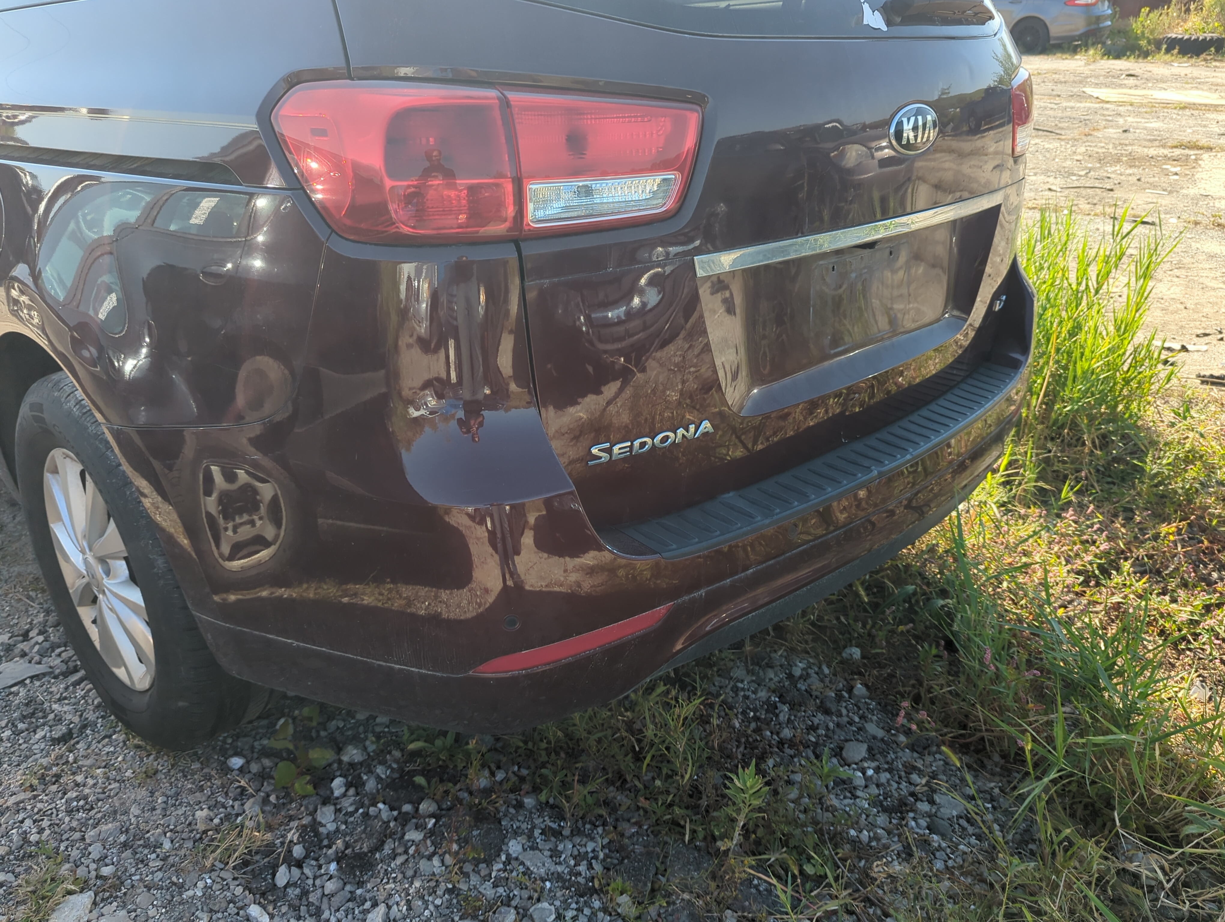 2015-2018 Kia Sedona Rear Bumper Assembly Oem 1152191 - Oemusedautoparts1.com